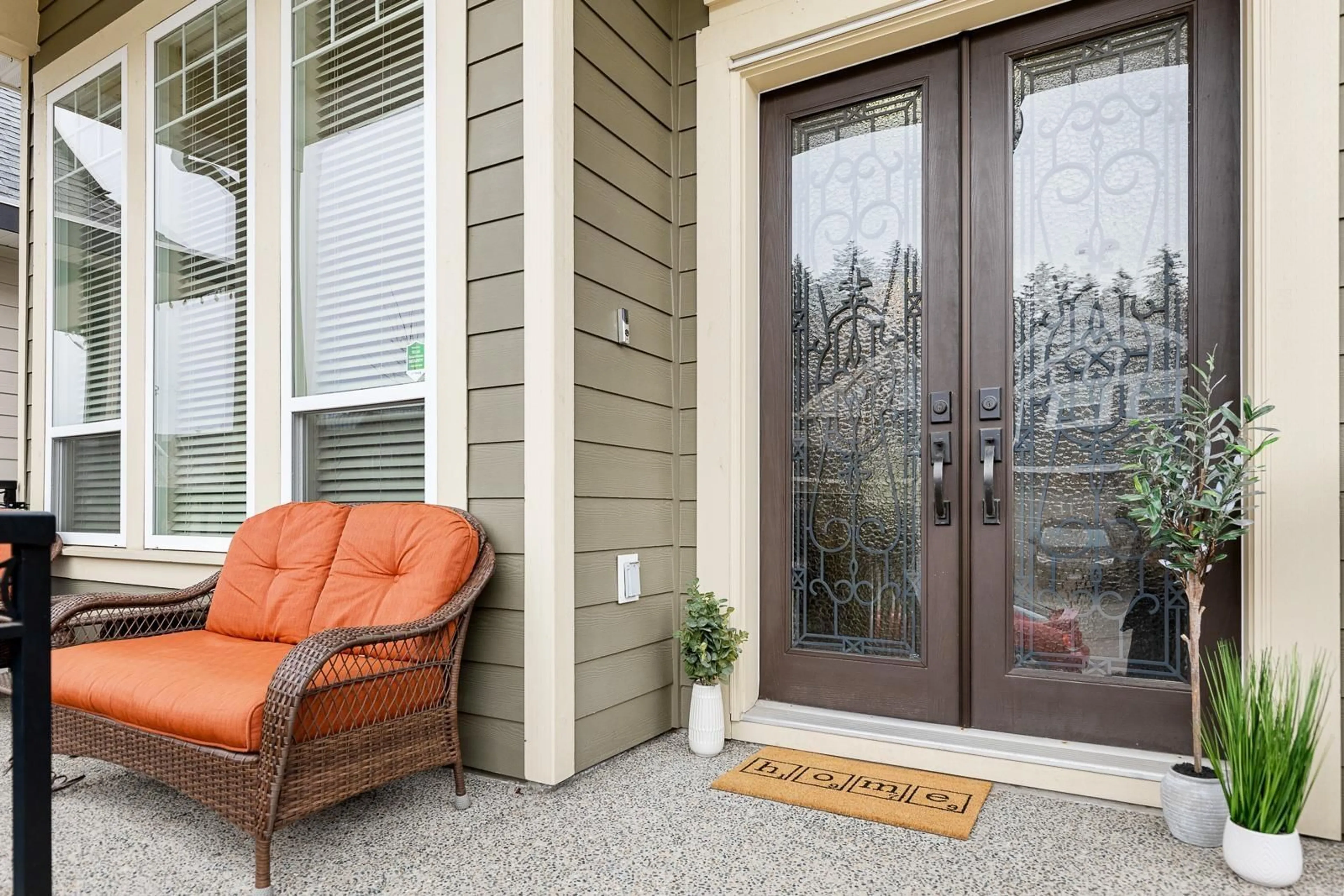 Indoor entryway for 14681 62A, Surrey British Columbia V3S3T1