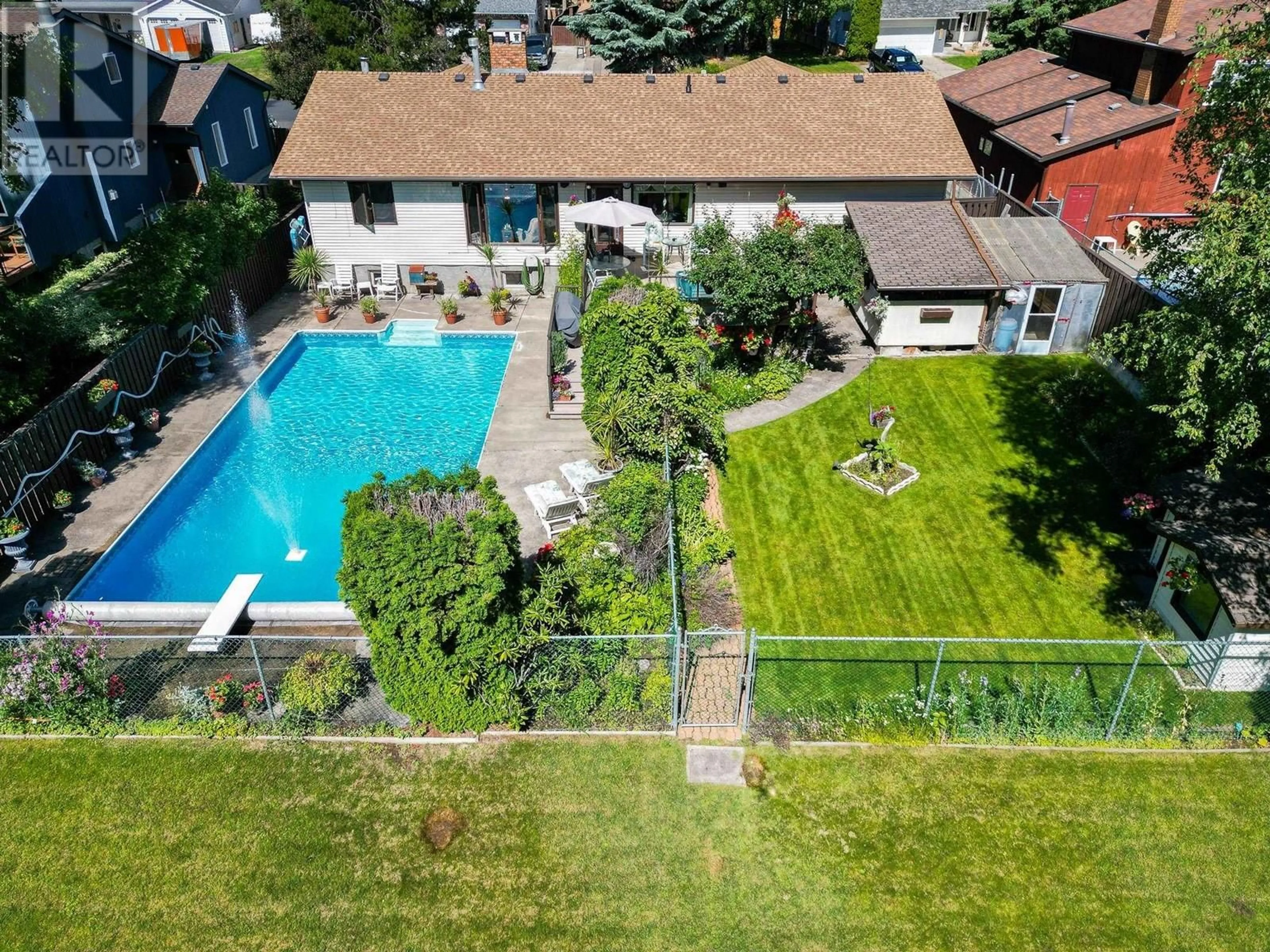 A pic from outside/outdoor area/front of a property/back of a property/a pic from drone, street for 2774 WILDWOOD CRESCENT, Prince George British Columbia V2K3Y3