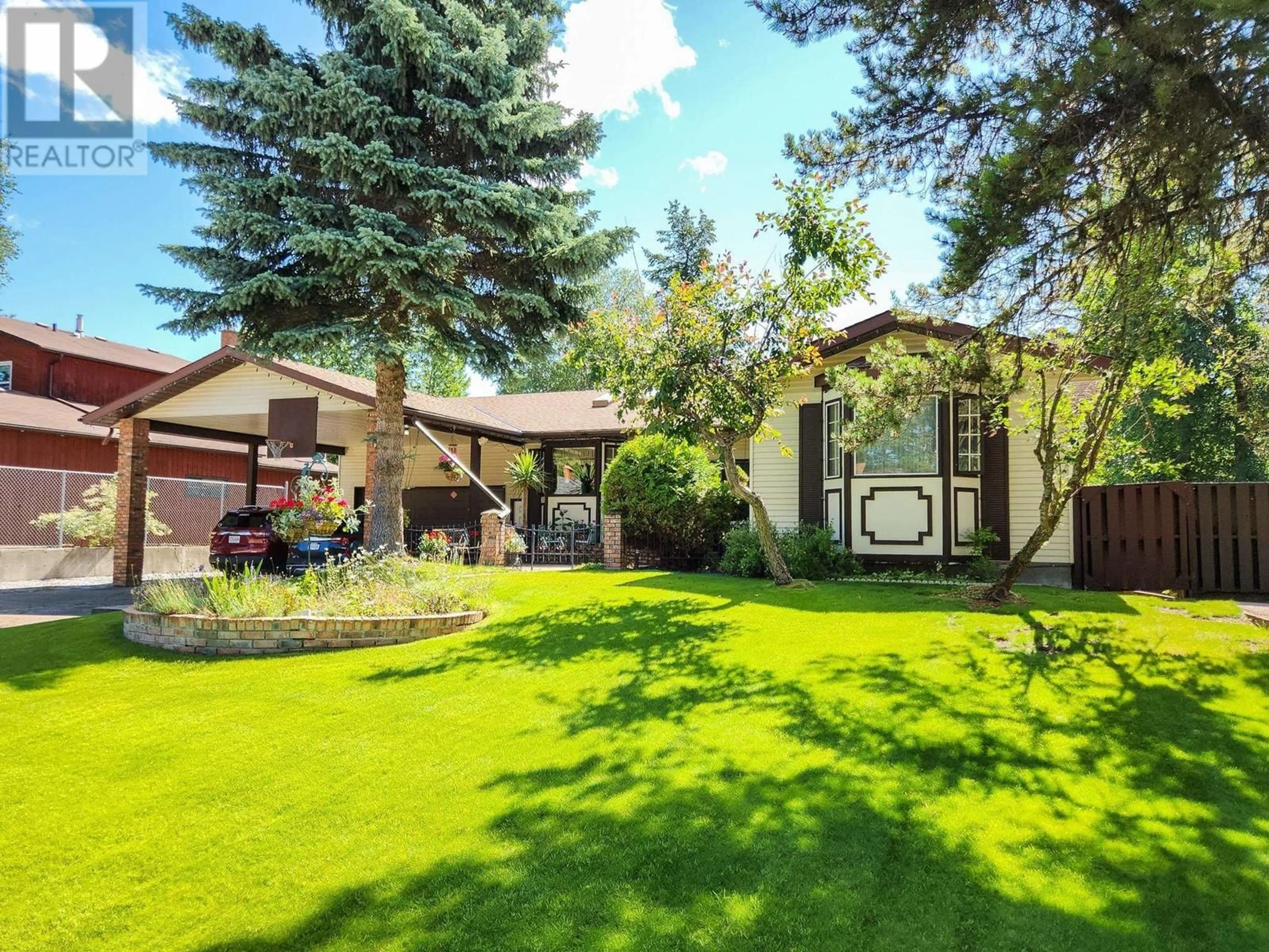 A pic from outside/outdoor area/front of a property/back of a property/a pic from drone, street for 2774 WILDWOOD CRESCENT, Prince George British Columbia V2K3Y3