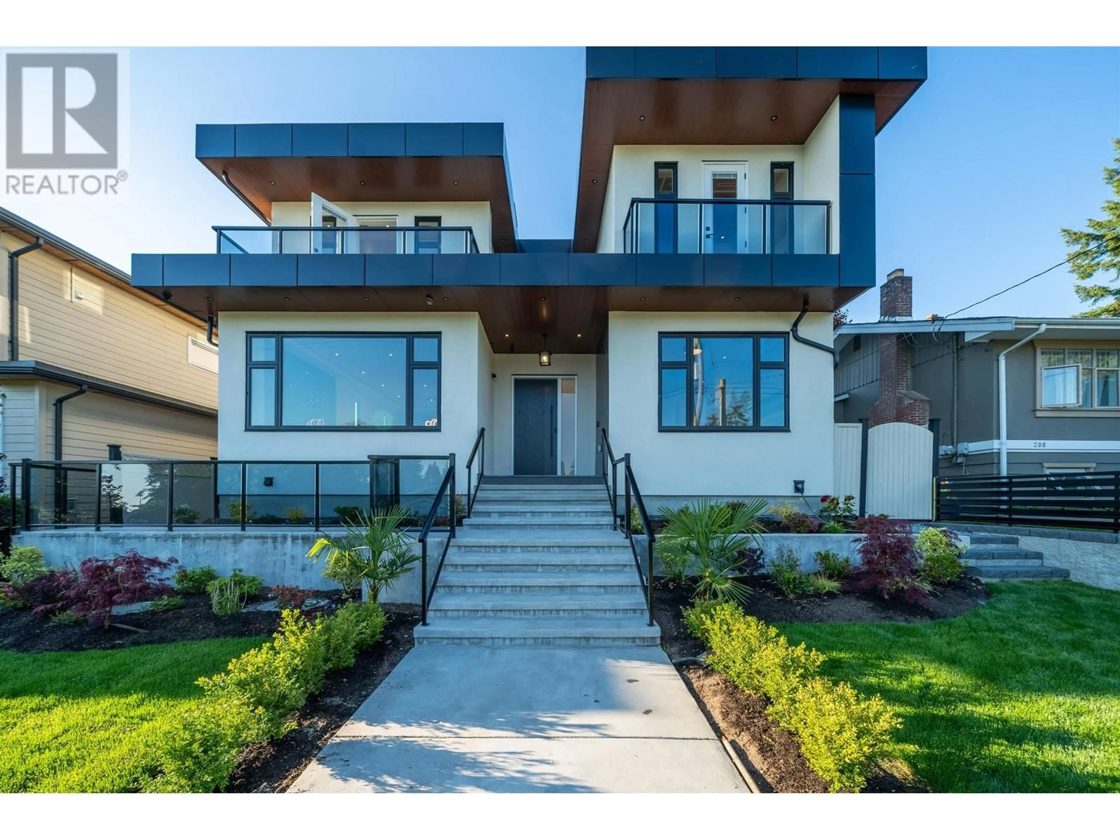 Unknown for 214 24TH STREET, North Vancouver British Columbia V7M2C4