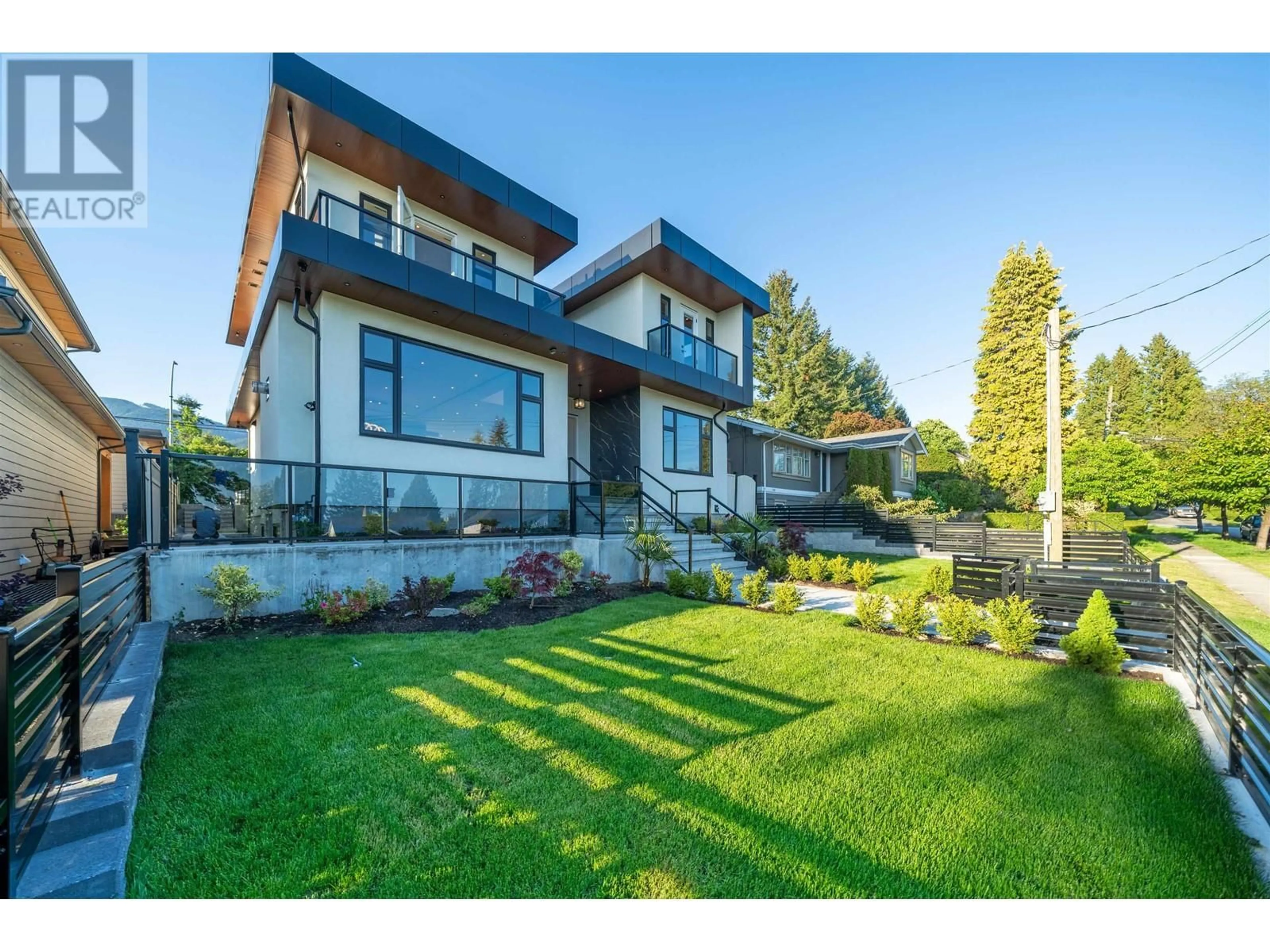 Unknown for 214 24TH STREET, North Vancouver British Columbia V7M2C4