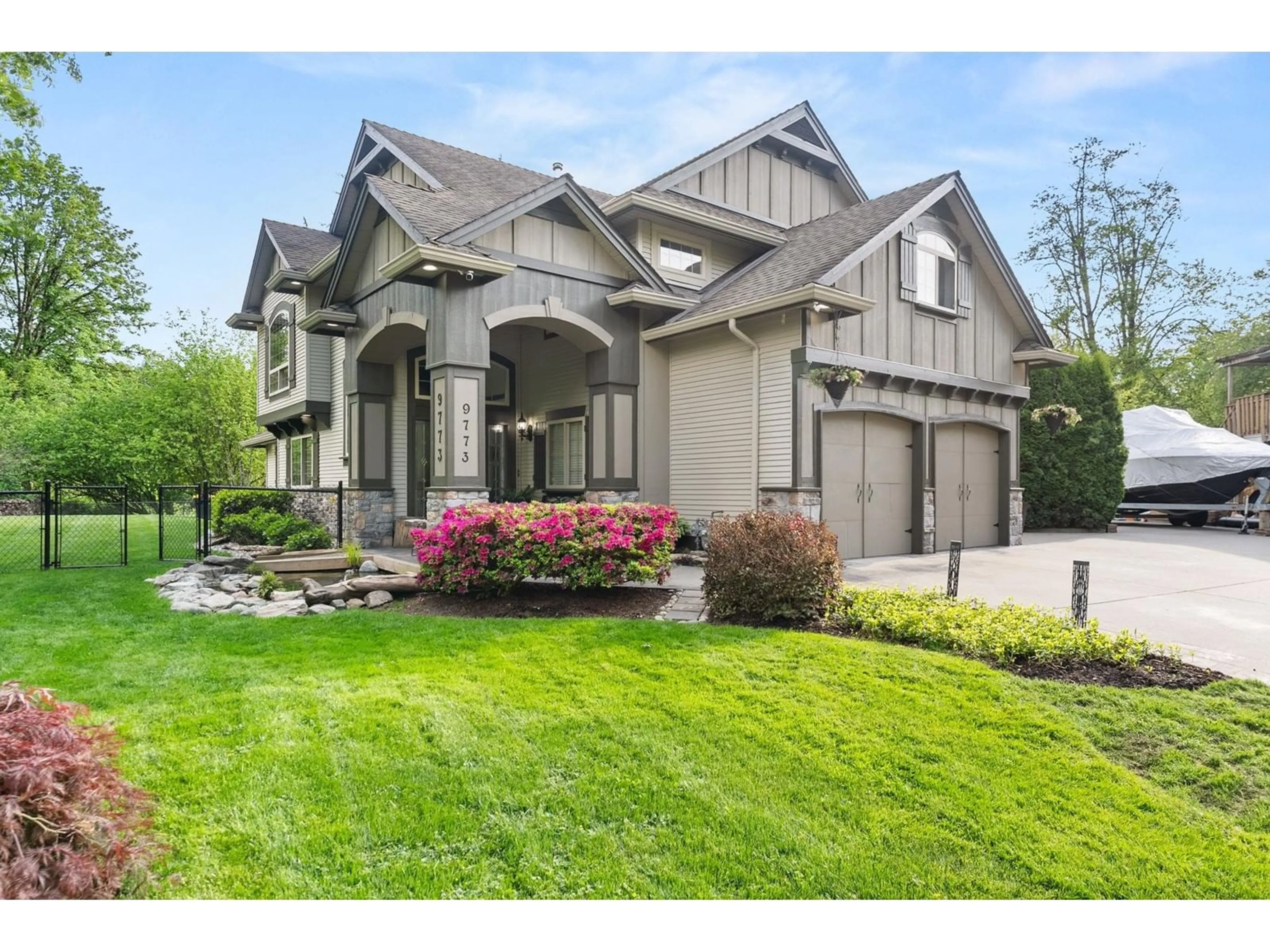 Home with vinyl exterior material, street for 9773 208, Langley British Columbia V1M3Y3