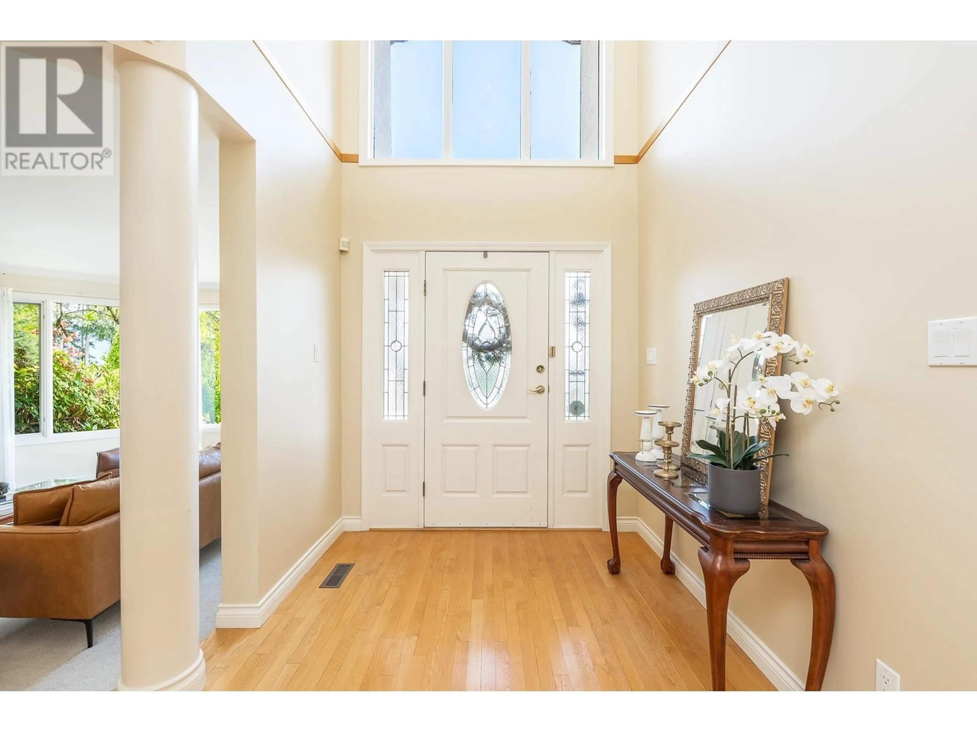 Indoor entryway for 4153 QUARRY COURT, North Vancouver British Columbia V7K3C3
