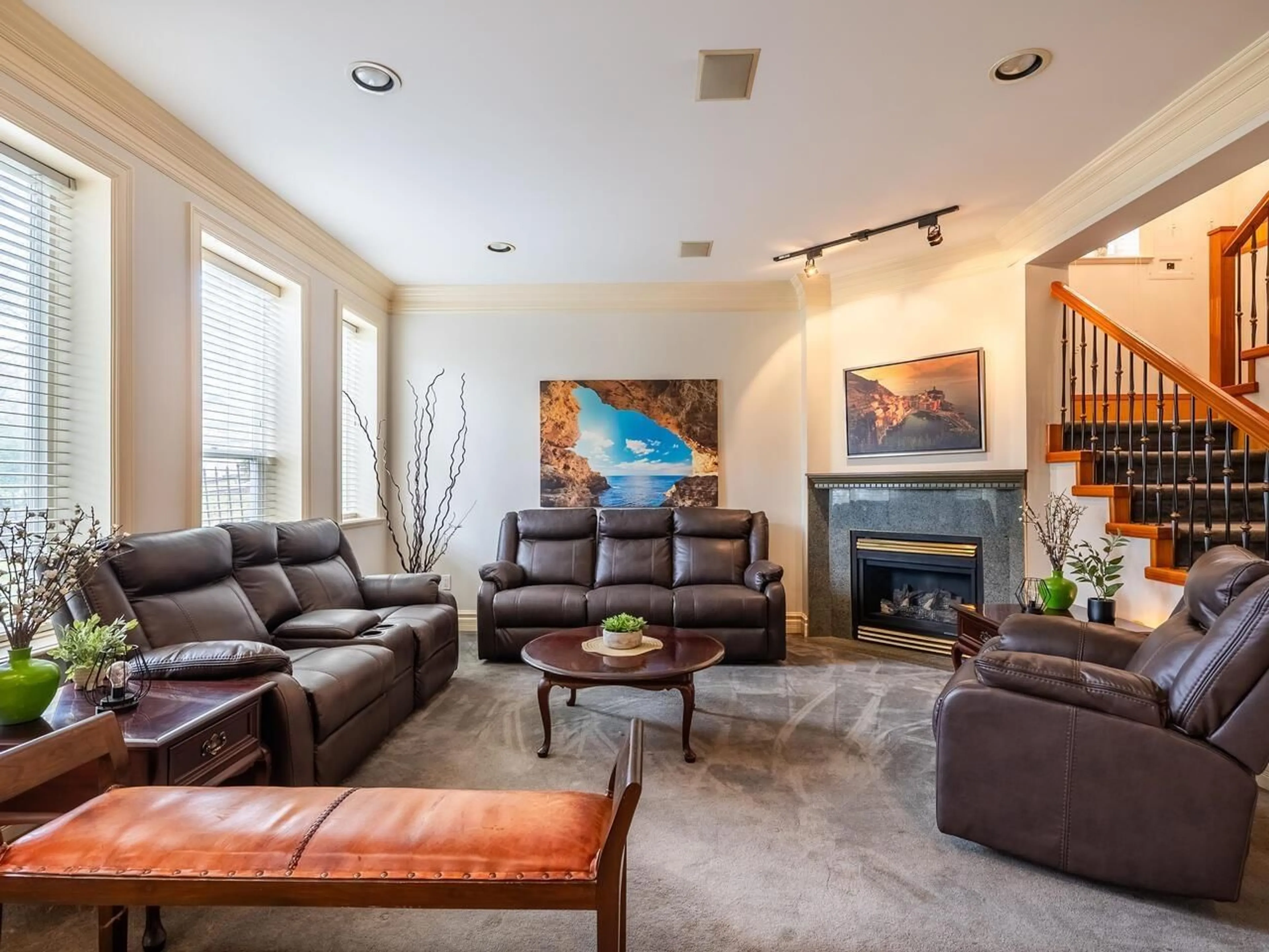 Living room with furniture, unknown for 10419 WILTSHIRE, Delta British Columbia V4C8G6