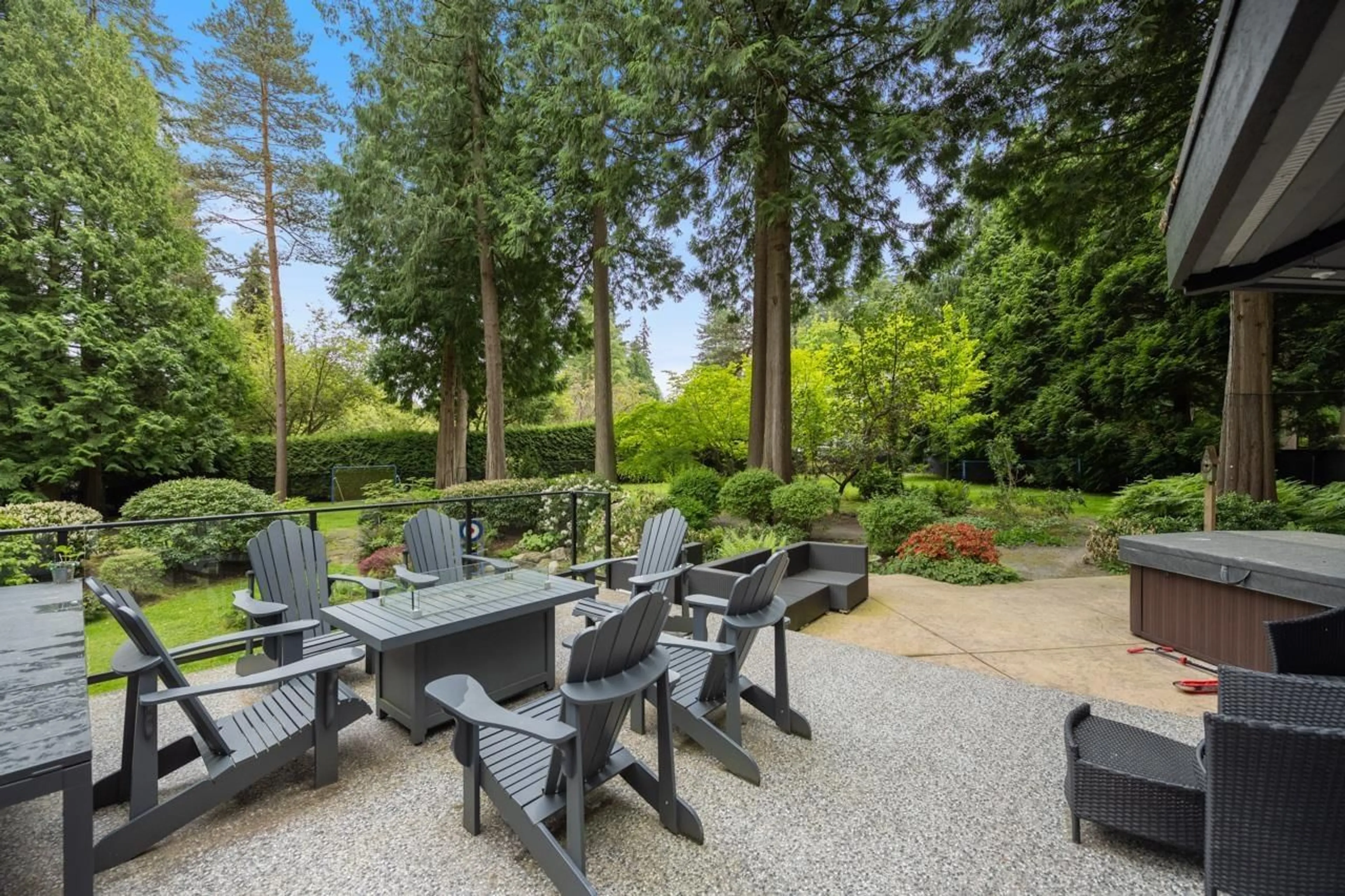 Patio, unknown for 13538 20, Surrey British Columbia V4A1Z6