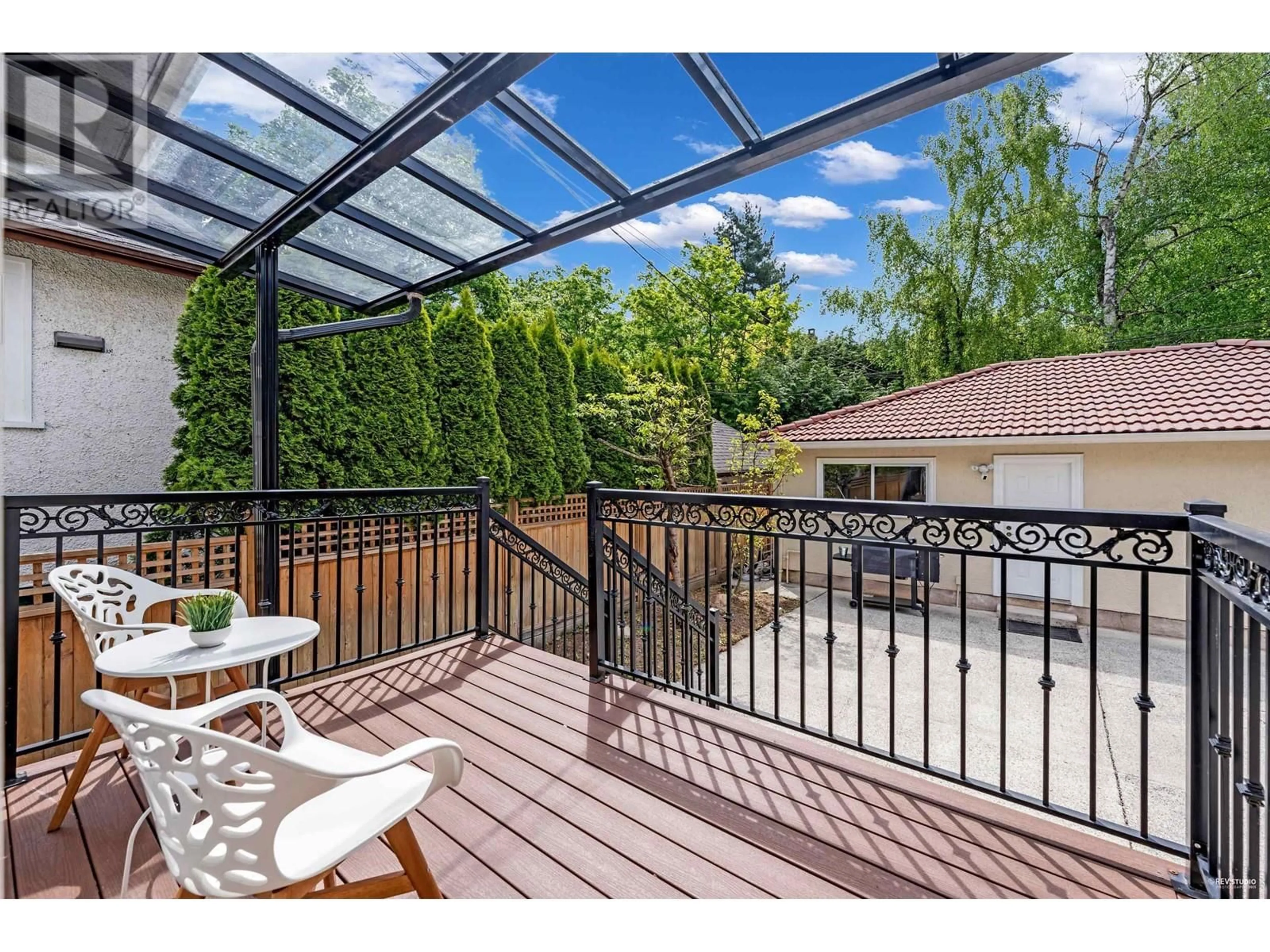 Patio, street for 4118 W 13TH AVENUE, Vancouver British Columbia V6R2T6