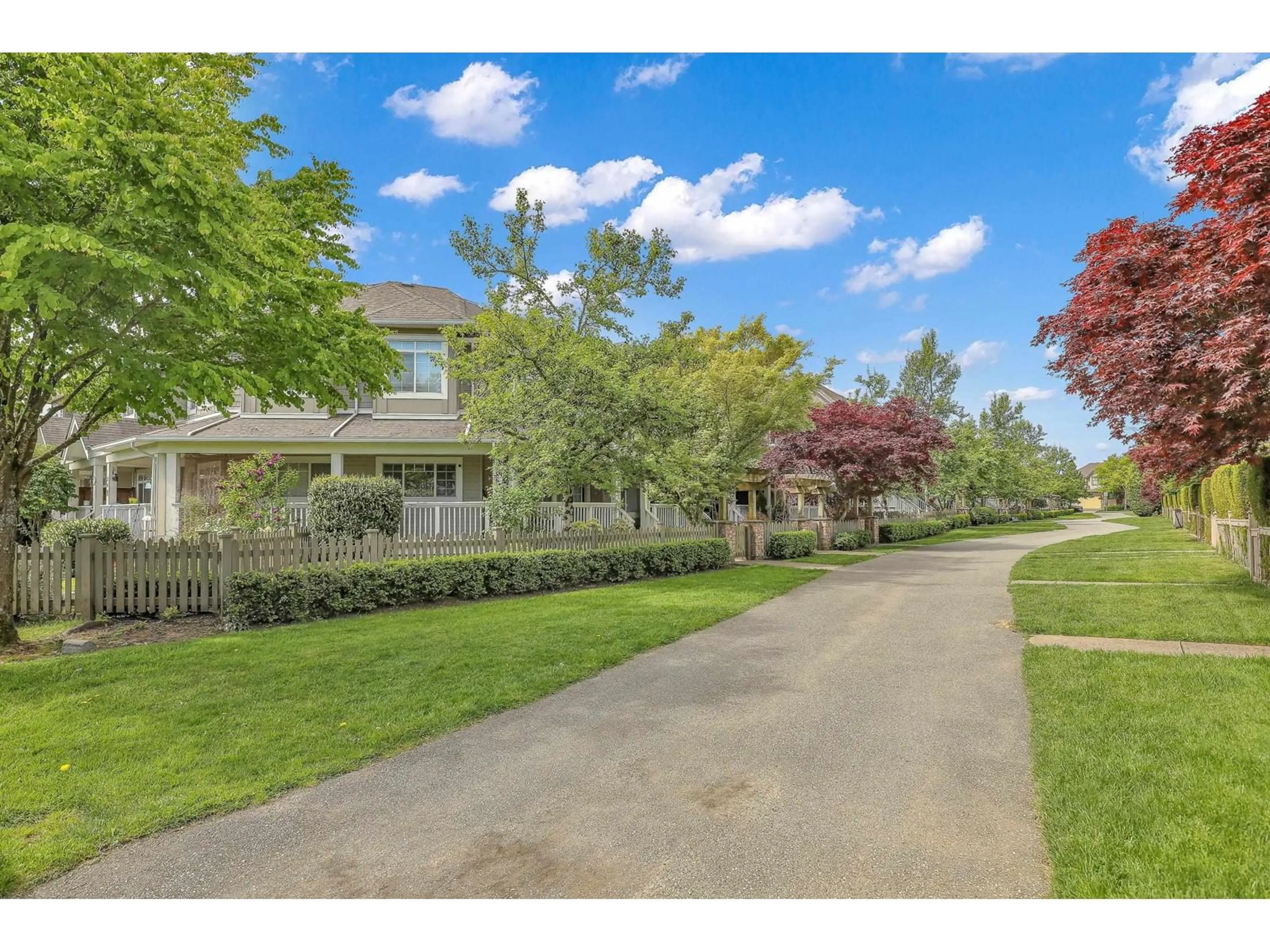 A pic from outside/outdoor area/front of a property/back of a property/a pic from drone, street for 12 - 6852 193, Surrey British Columbia V4N0C8