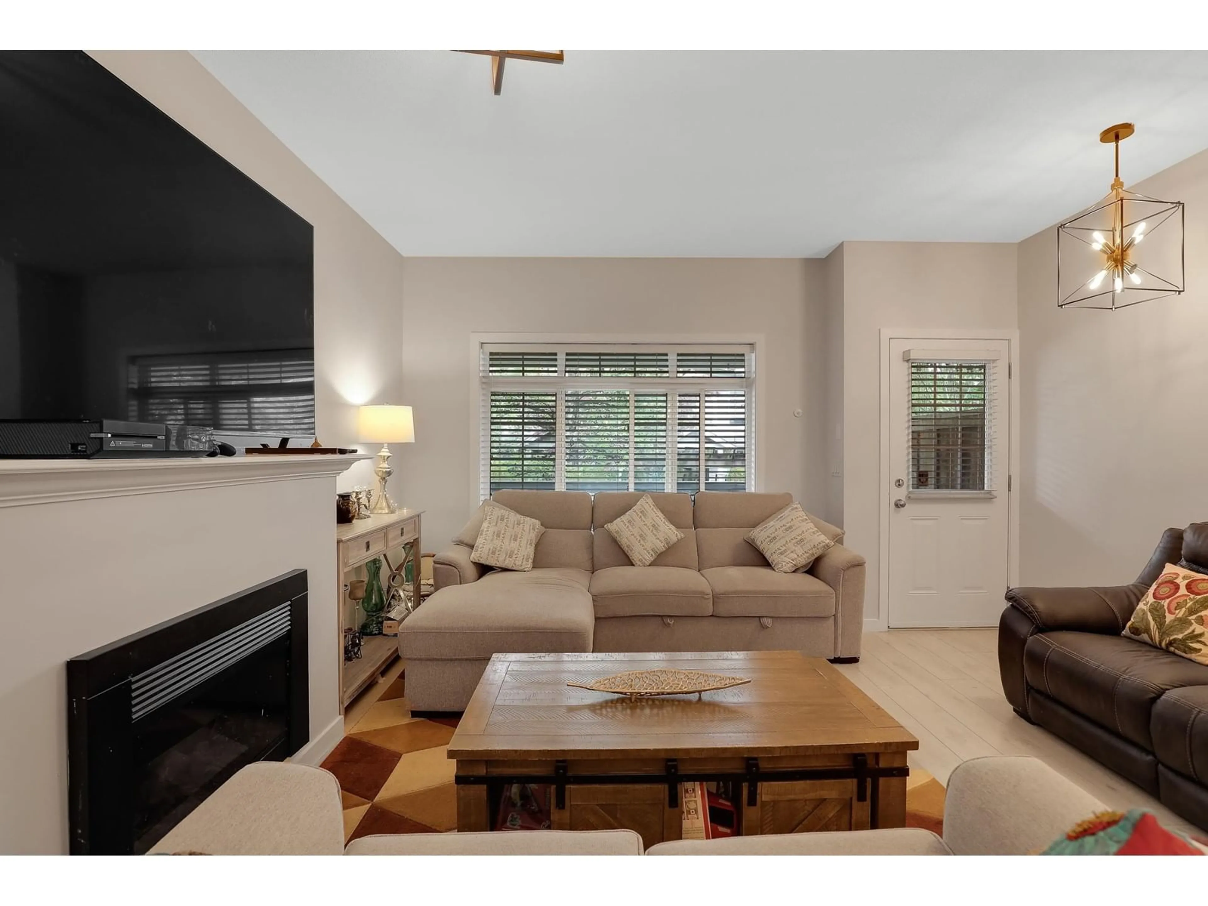 Living room with furniture, unknown for 12 - 6852 193, Surrey British Columbia V4N0C8
