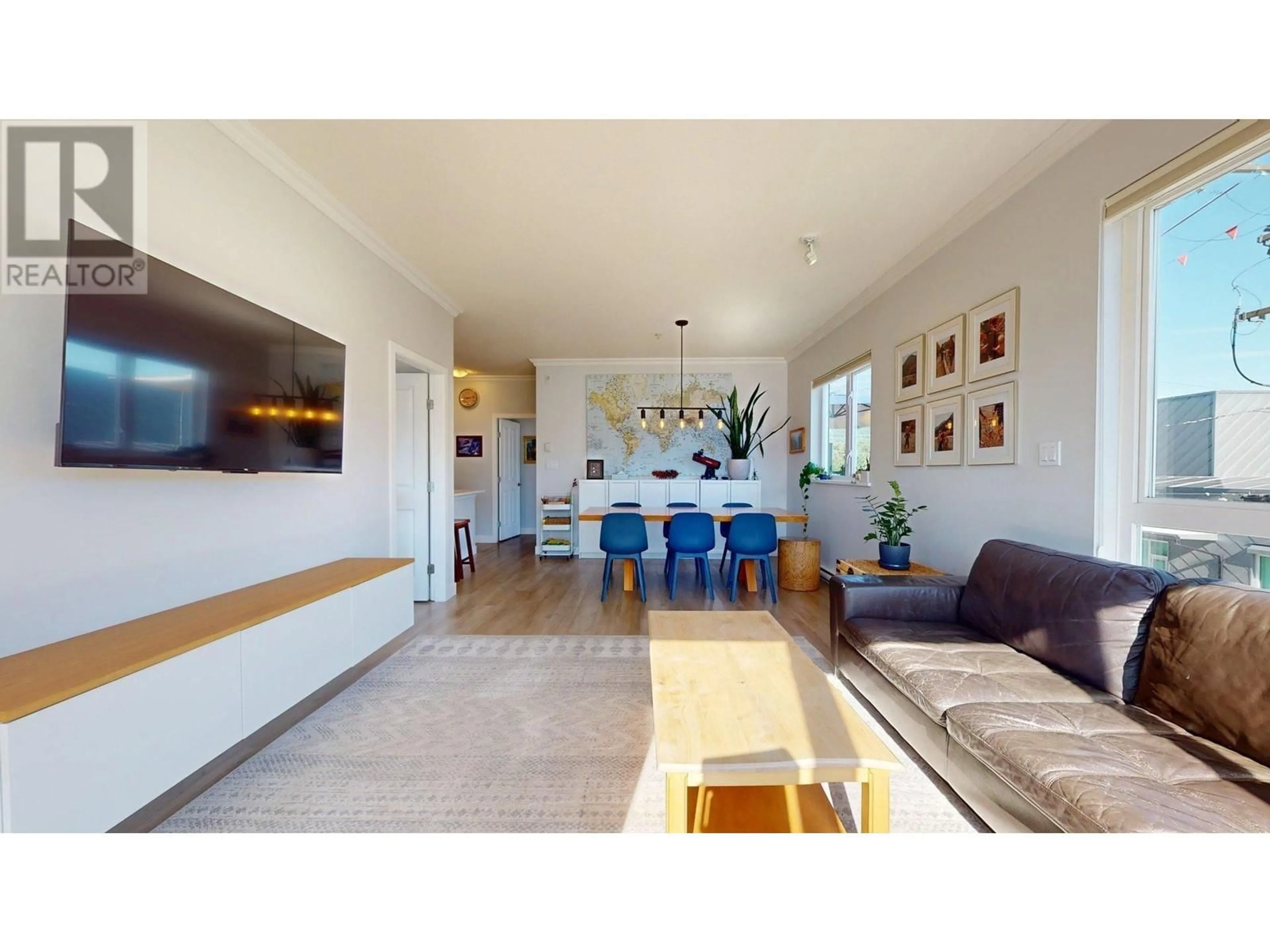 Living room with furniture, unknown for 216 - 40437 TANTALUS ROAD, Squamish British Columbia V0N1T0