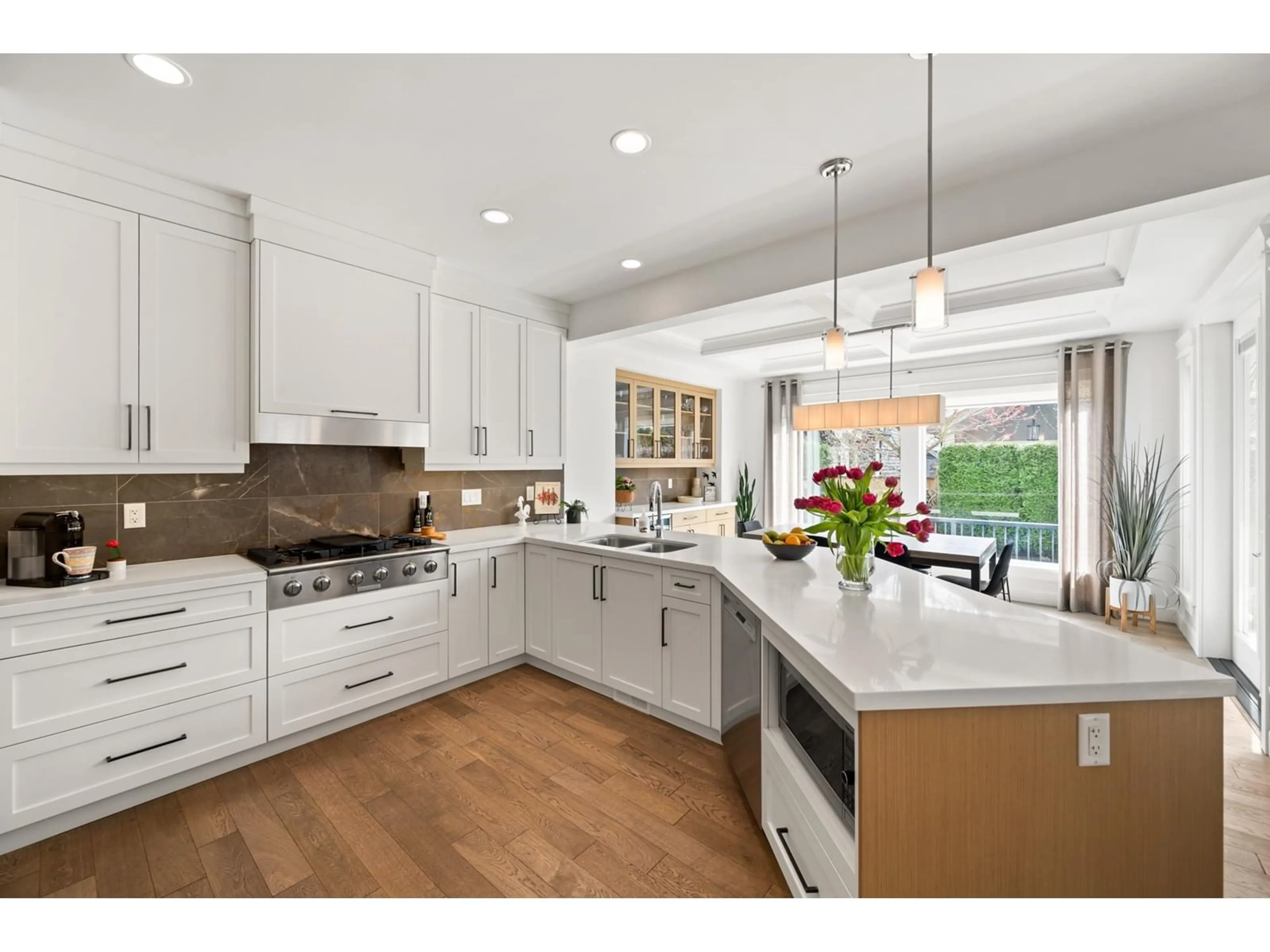 Open concept kitchen, unknown for 16758 22A, Surrey British Columbia V3Z0M7
