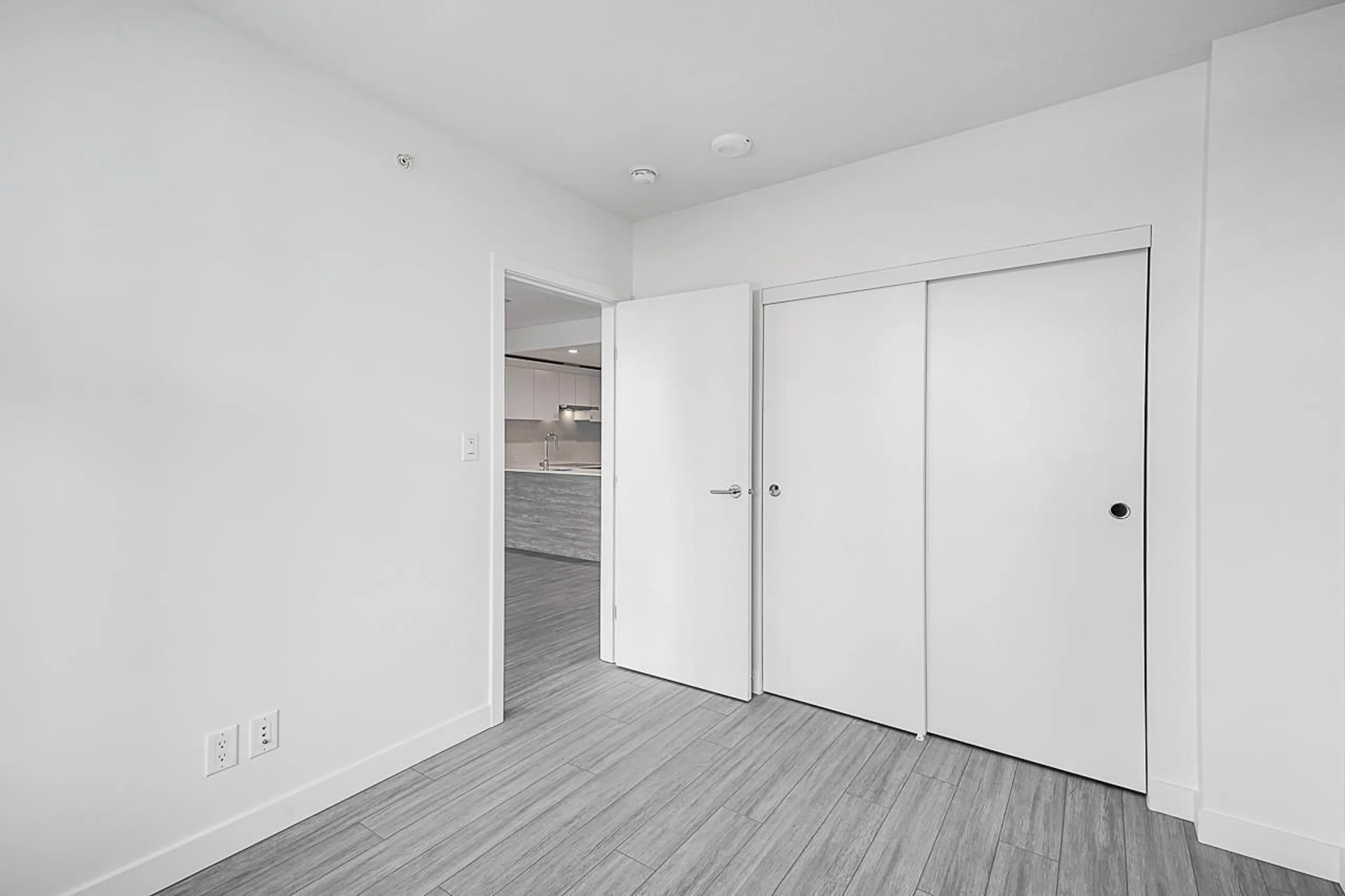 A pic of a room for 405 - 13655 FRASER, Surrey British Columbia V3T0P8