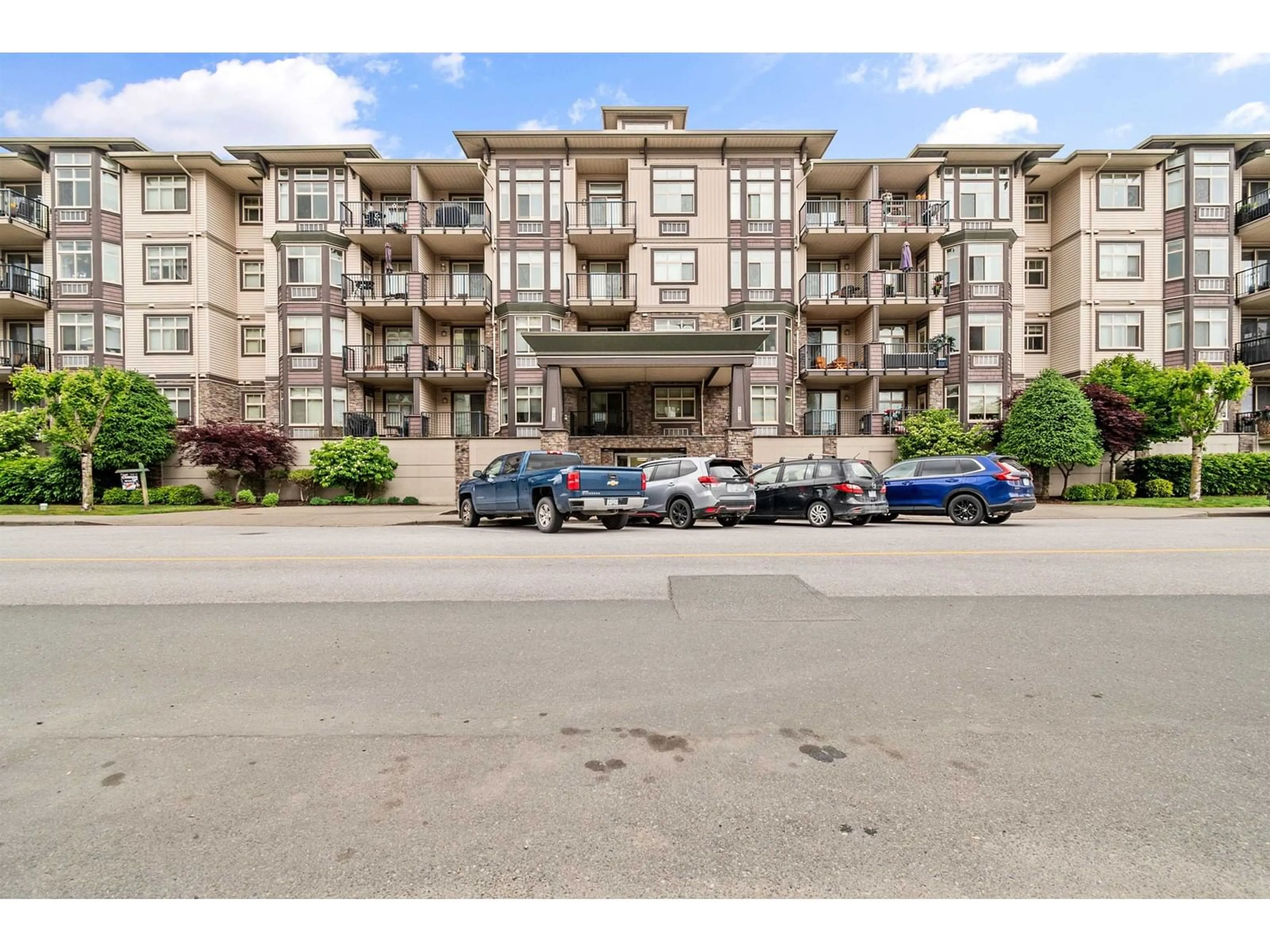 Unknown for 103 - 45893 CHESTERFIELD AVENUE, Chilliwack British Columbia V2P1M5