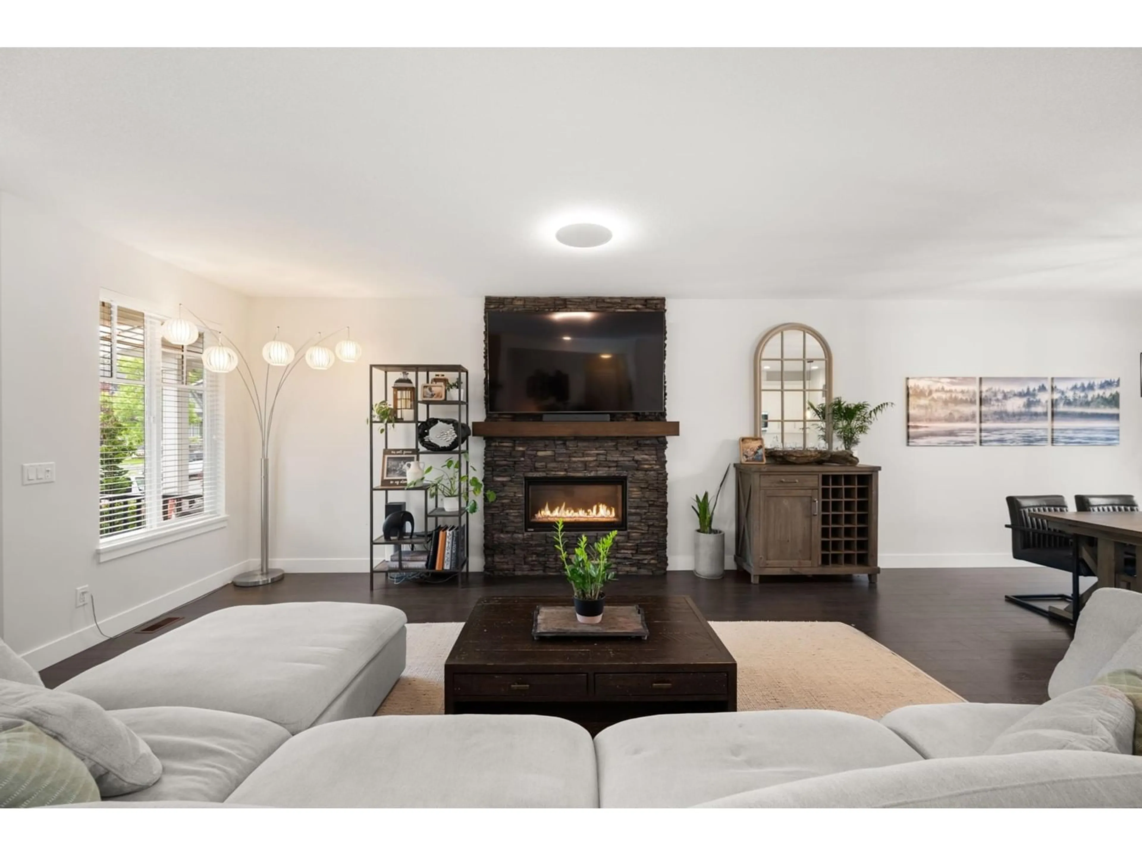 Living room with furniture, unknown for 27055 35A, Langley British Columbia V4W0C3