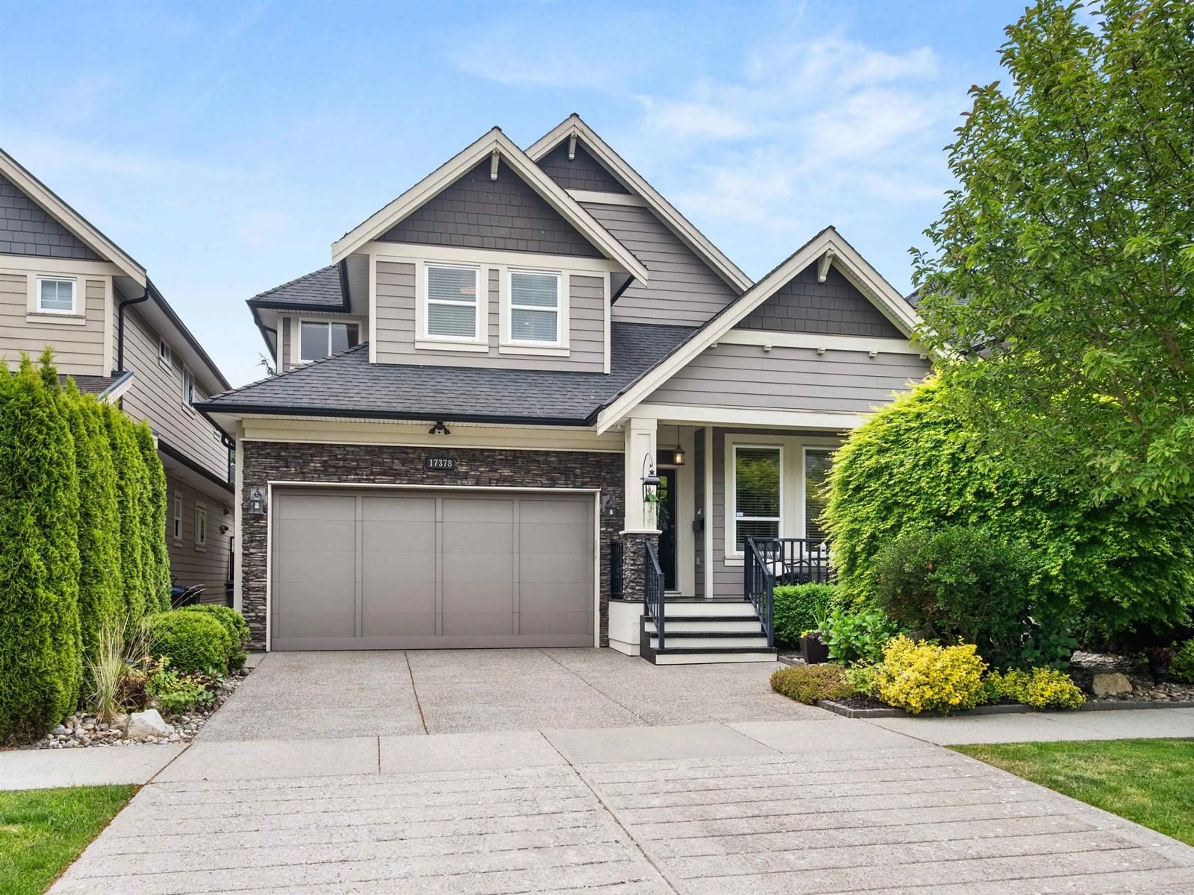 Home with vinyl exterior material, street for 17378 3A, Surrey British Columbia V3Z2N7