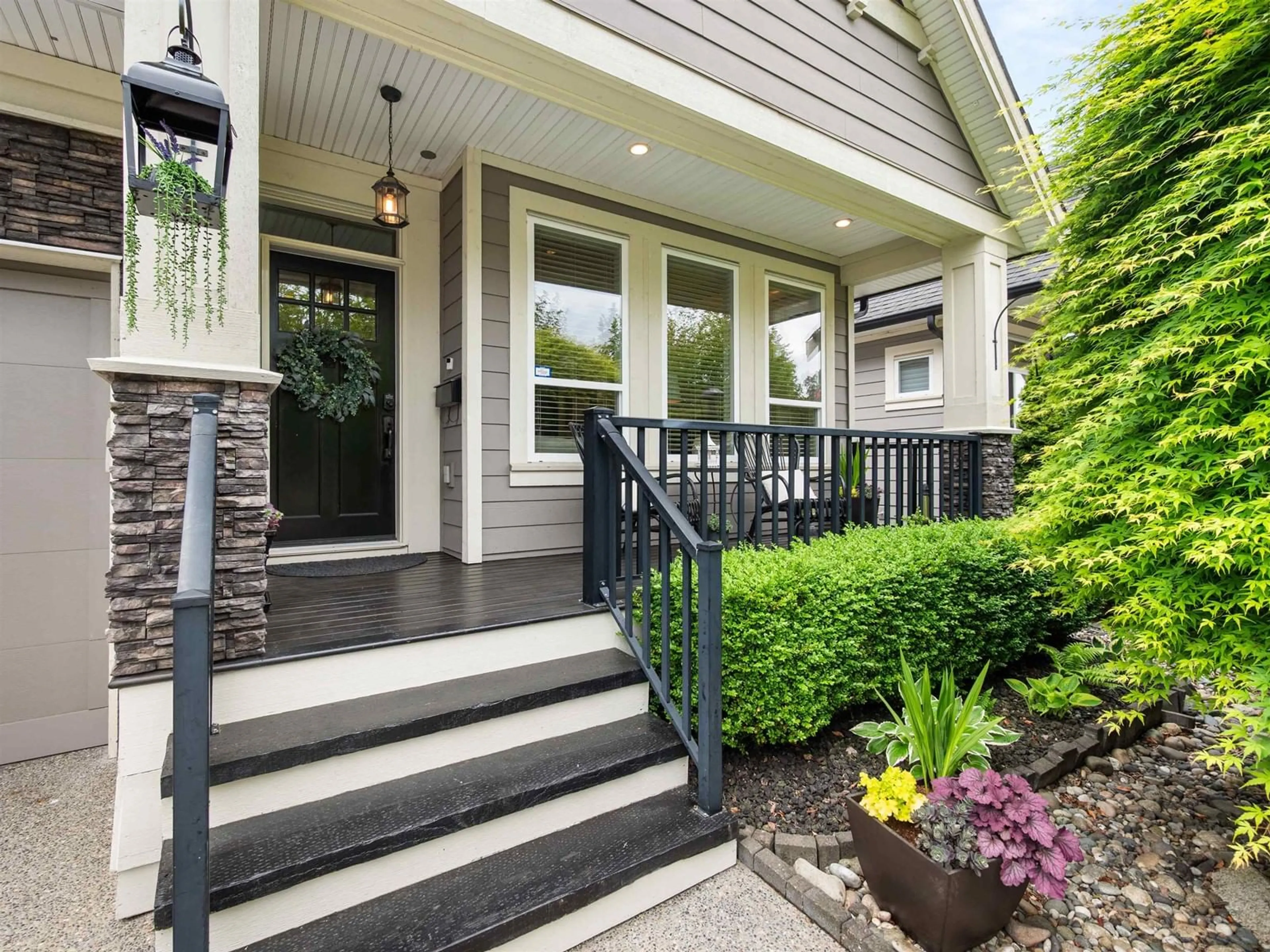 Home with vinyl exterior material, street for 17378 3A, Surrey British Columbia V3Z2N7