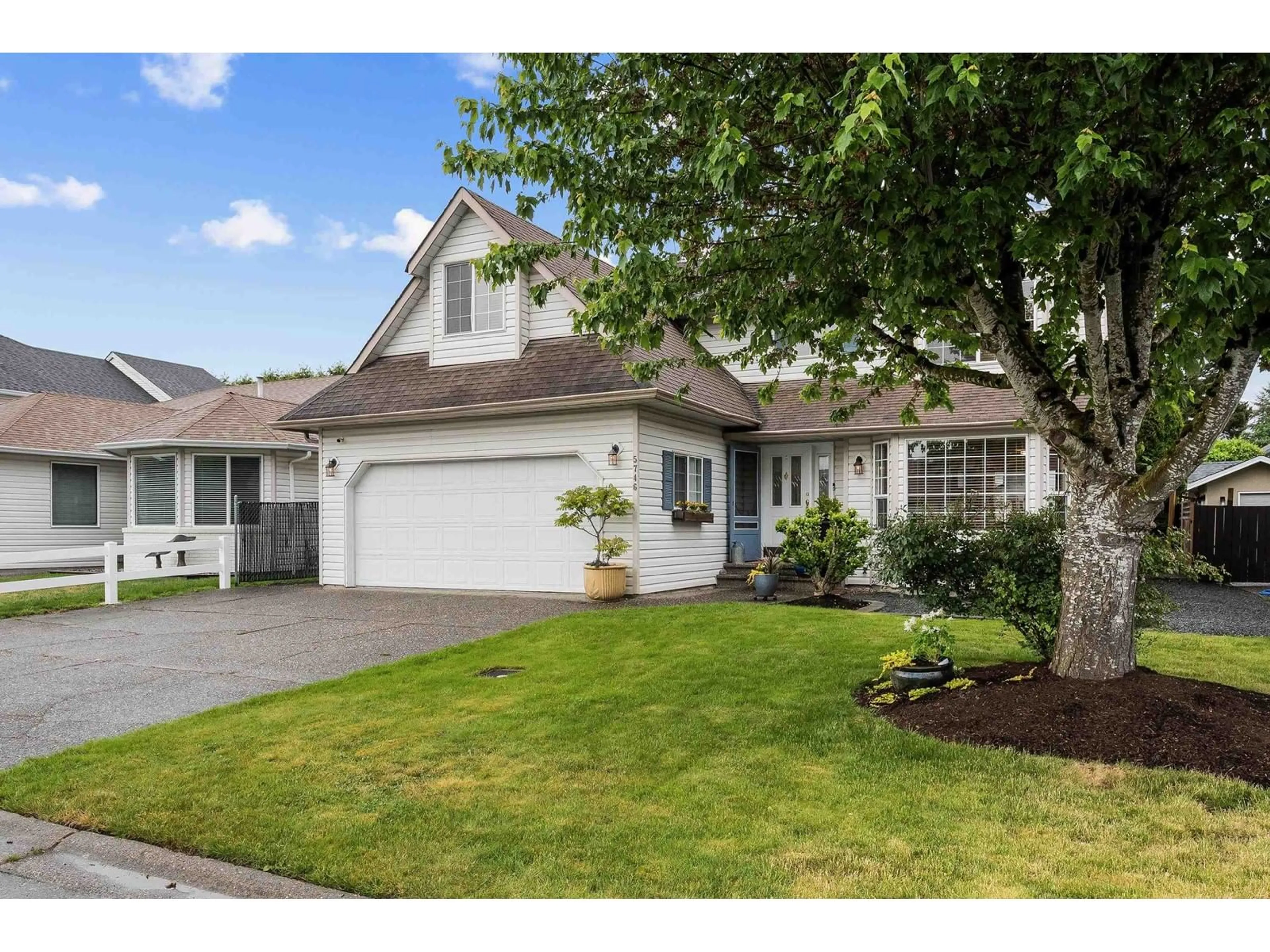 Home with vinyl exterior material, street for 5746 GILLIAN PLACE, Chilliwack British Columbia V2R3H7