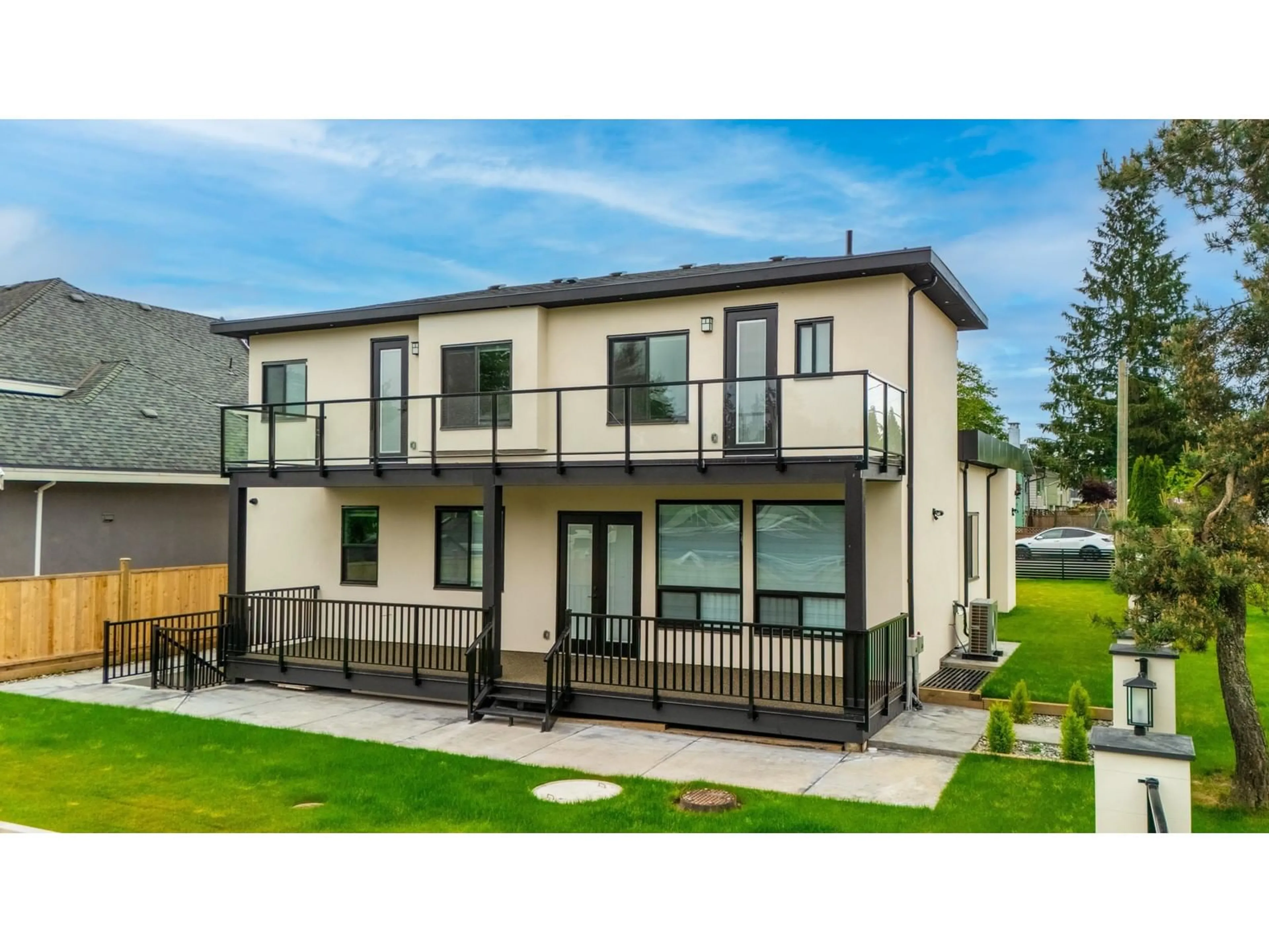 Home with vinyl exterior material, street for 9524 118, Delta British Columbia V4C6J5