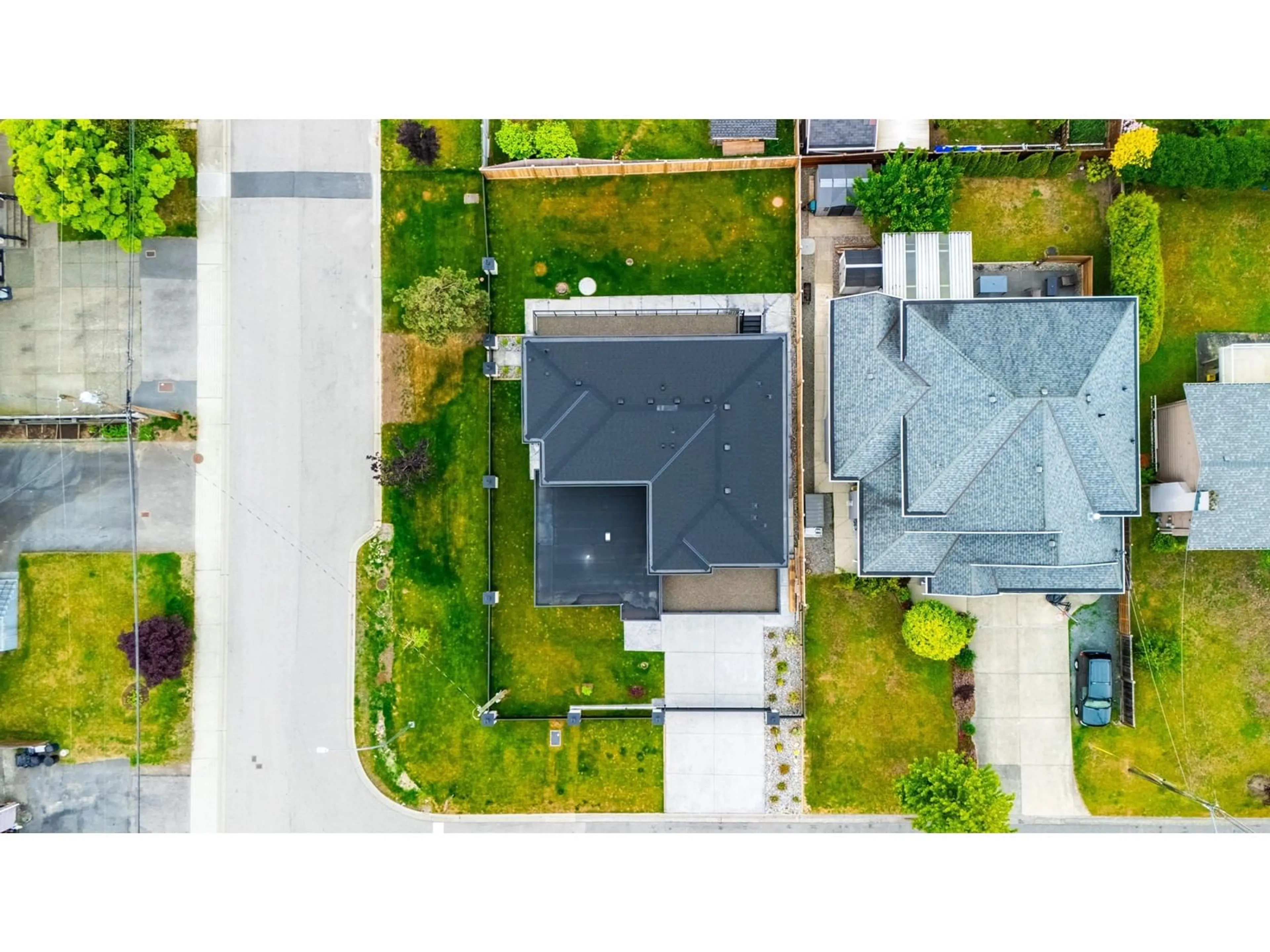 A pic from outside/outdoor area/front of a property/back of a property/a pic from drone, street for 9524 118, Delta British Columbia V4C6J5