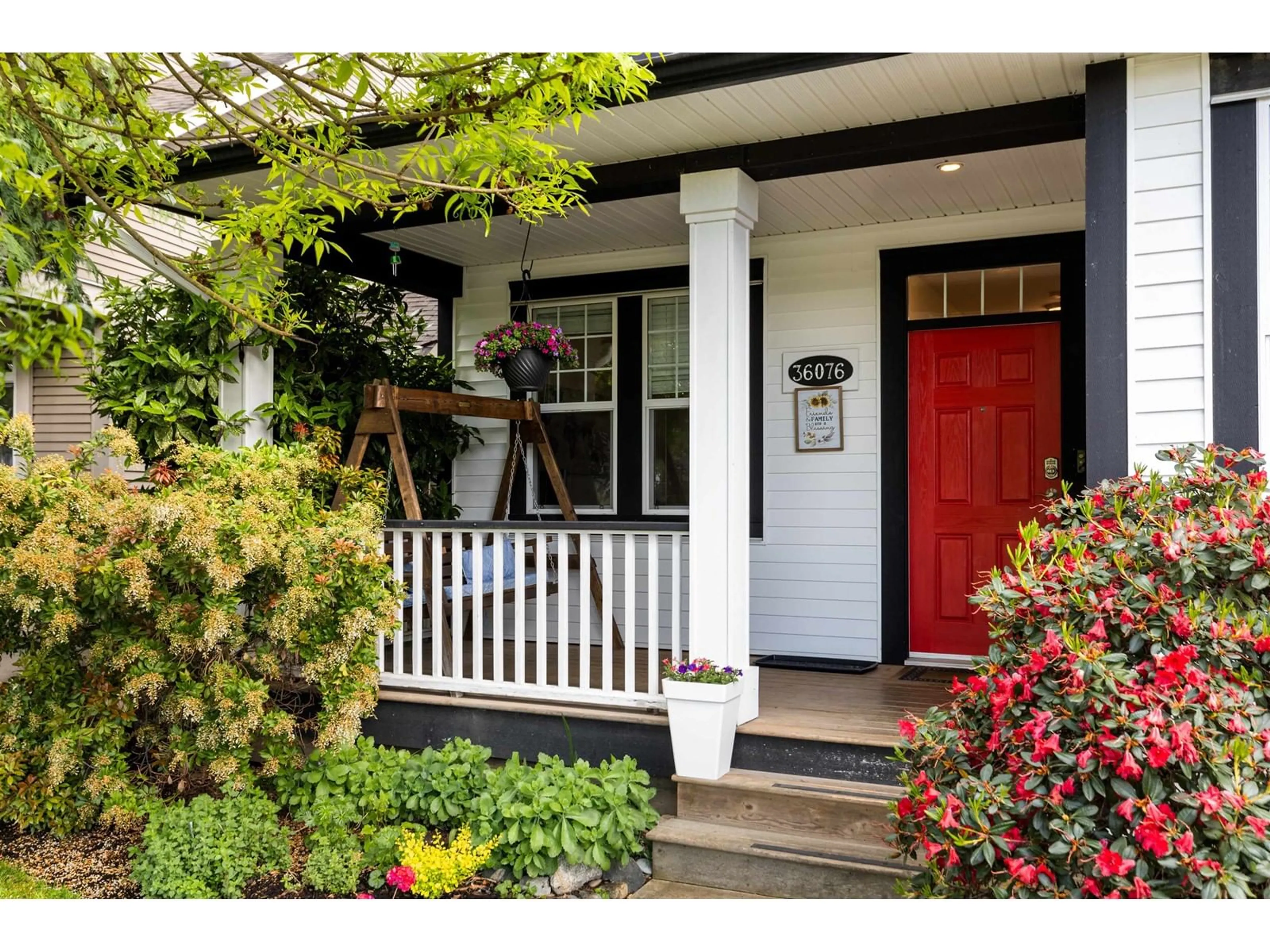 Indoor entryway for 36076 SHADBOLT, Abbotsford British Columbia V3G3E6