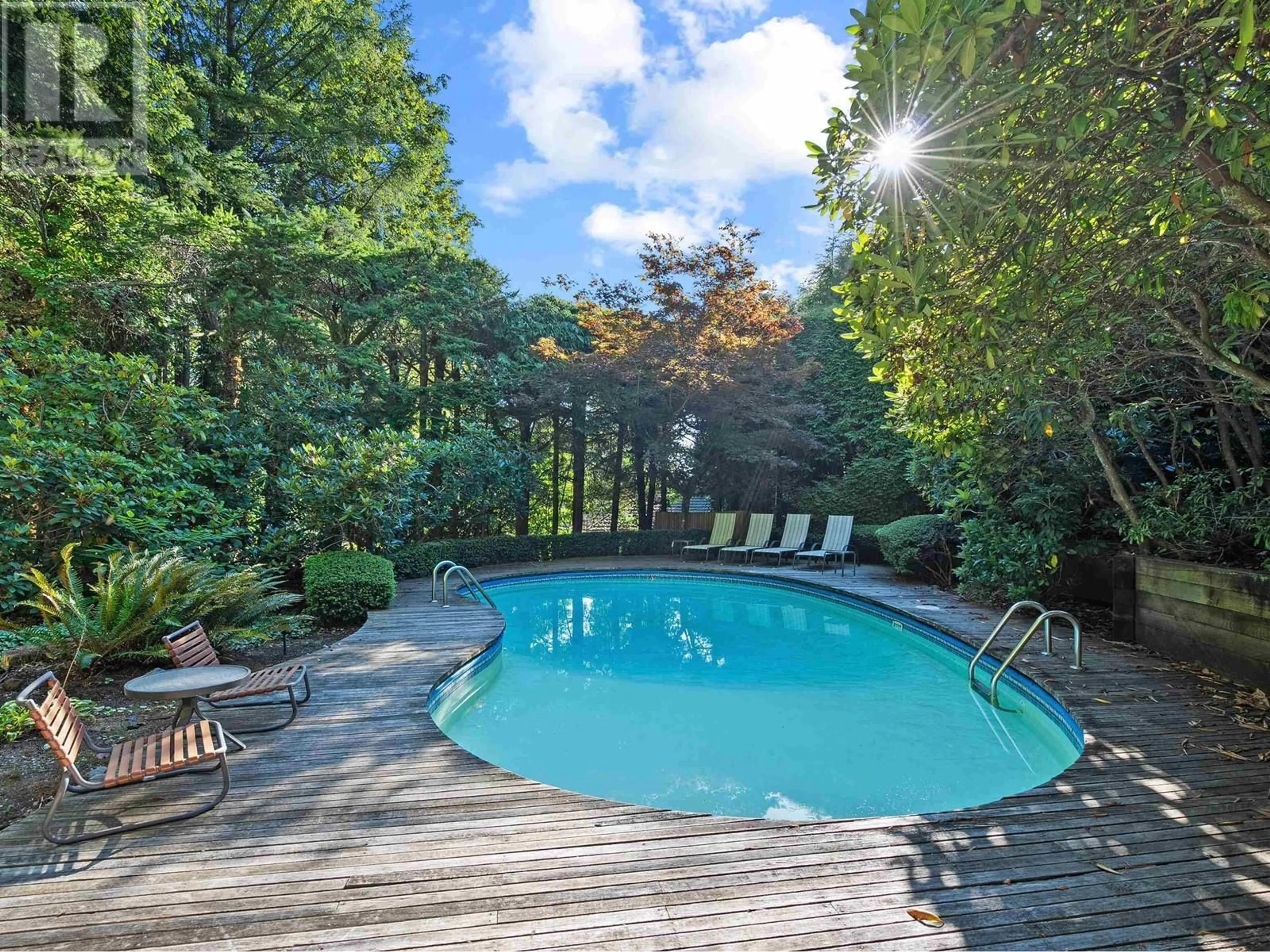 Pool for 1740 QUEENS AVENUE, West Vancouver British Columbia V7V2X7