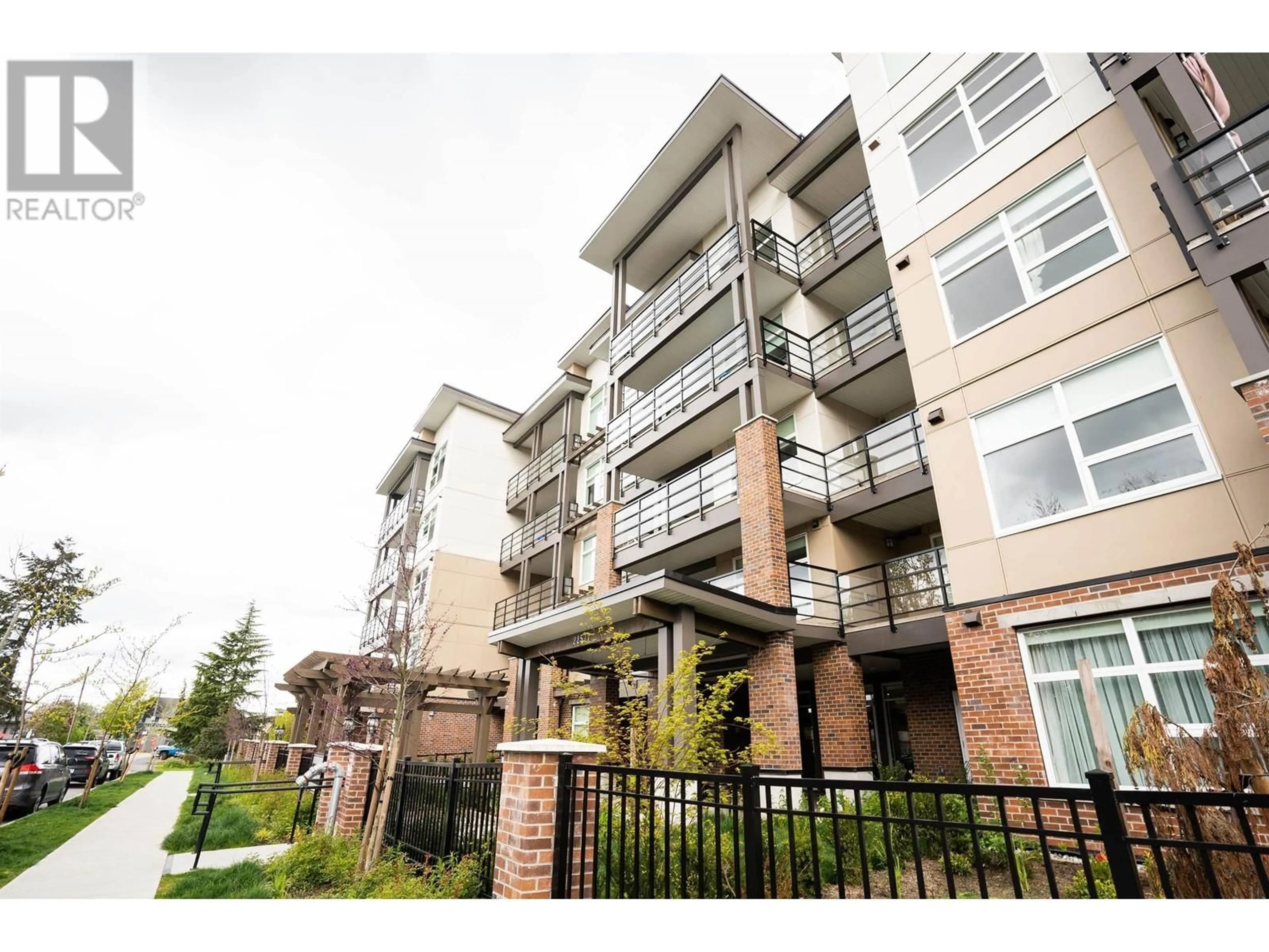 Patio, unknown for 408 - 22577 ROYAL CRESCENT, Maple Ridge British Columbia V2X2M2