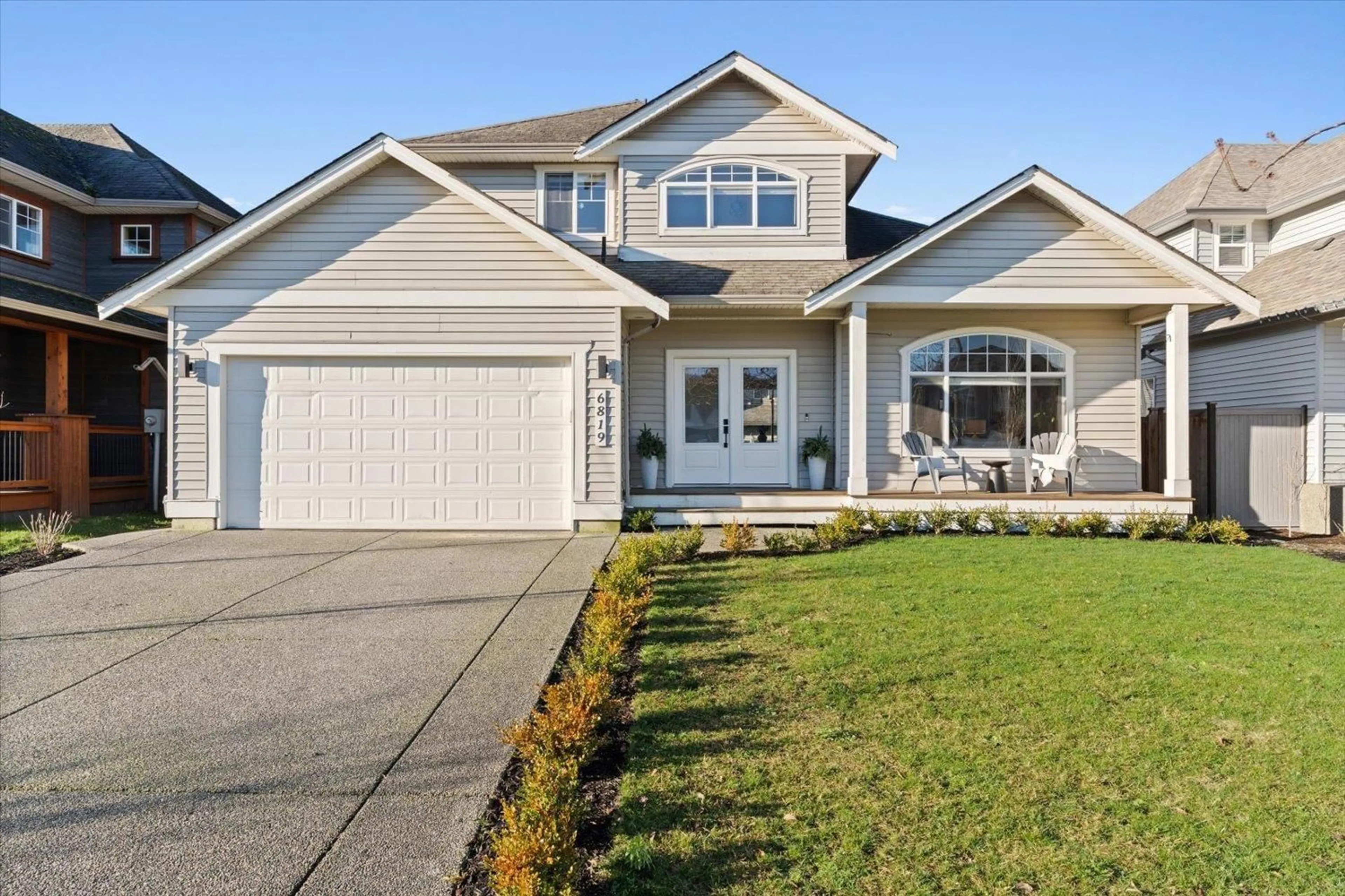 Home with vinyl exterior material, street for 6819 SCHOOL LANE, Chilliwack British Columbia V2R5T1