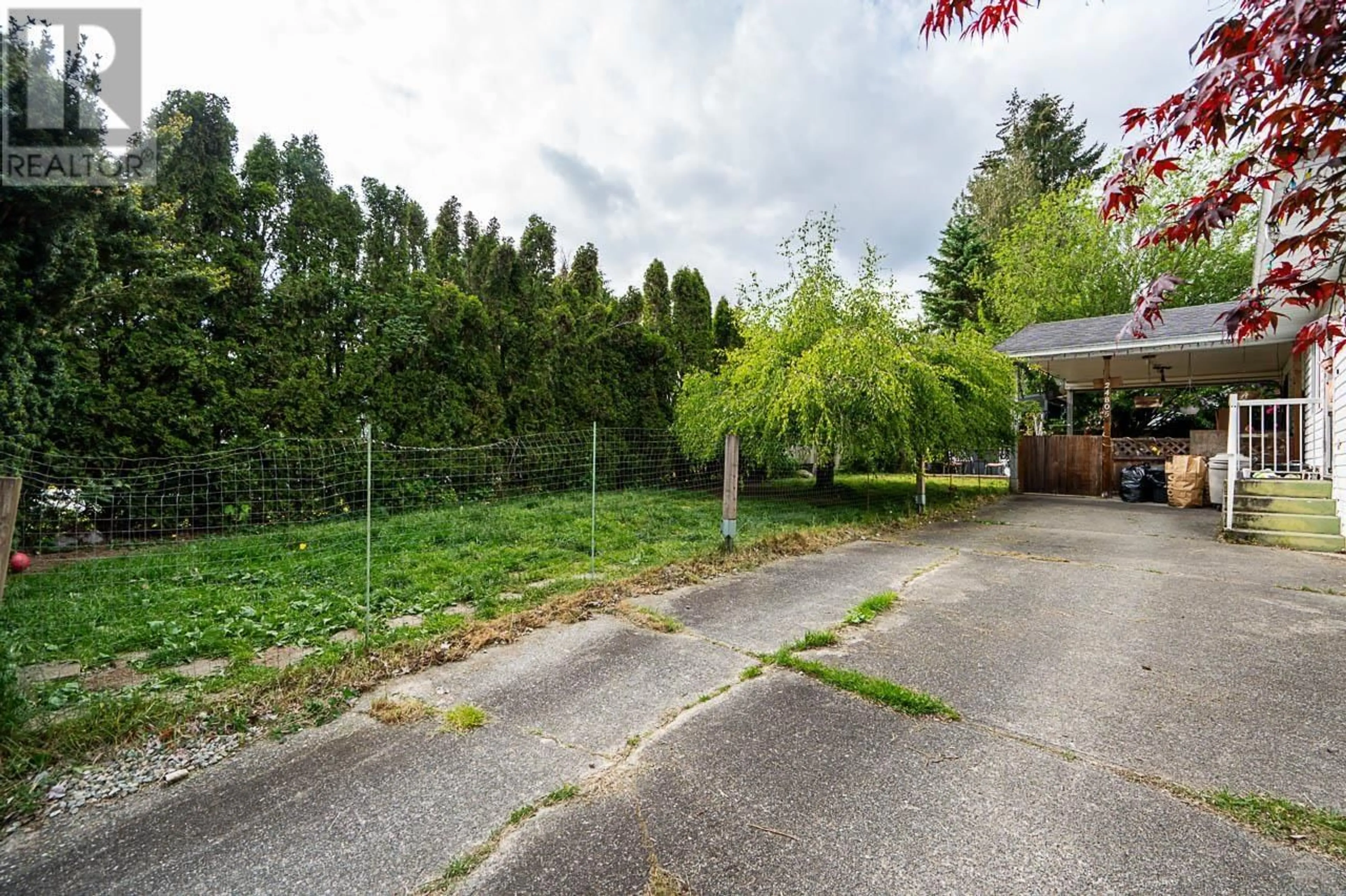 A pic from outside/outdoor area/front of a property/back of a property/a pic from drone, street for 24805 118A AVENUE, Maple Ridge British Columbia V4R1Z3