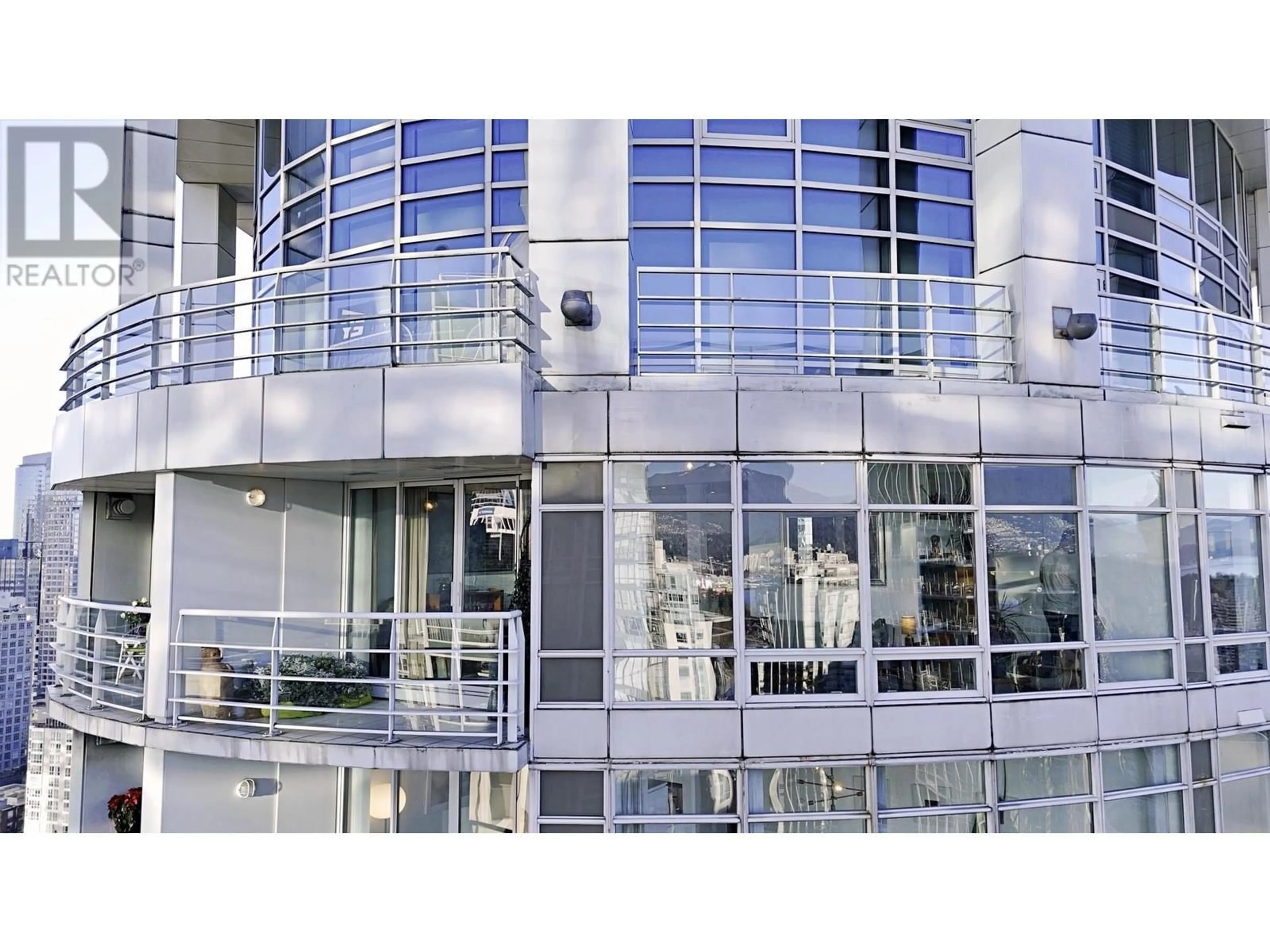 Indoor foyer for 2901 - 1200 ALBERNI STREET, Vancouver British Columbia V6E1A6