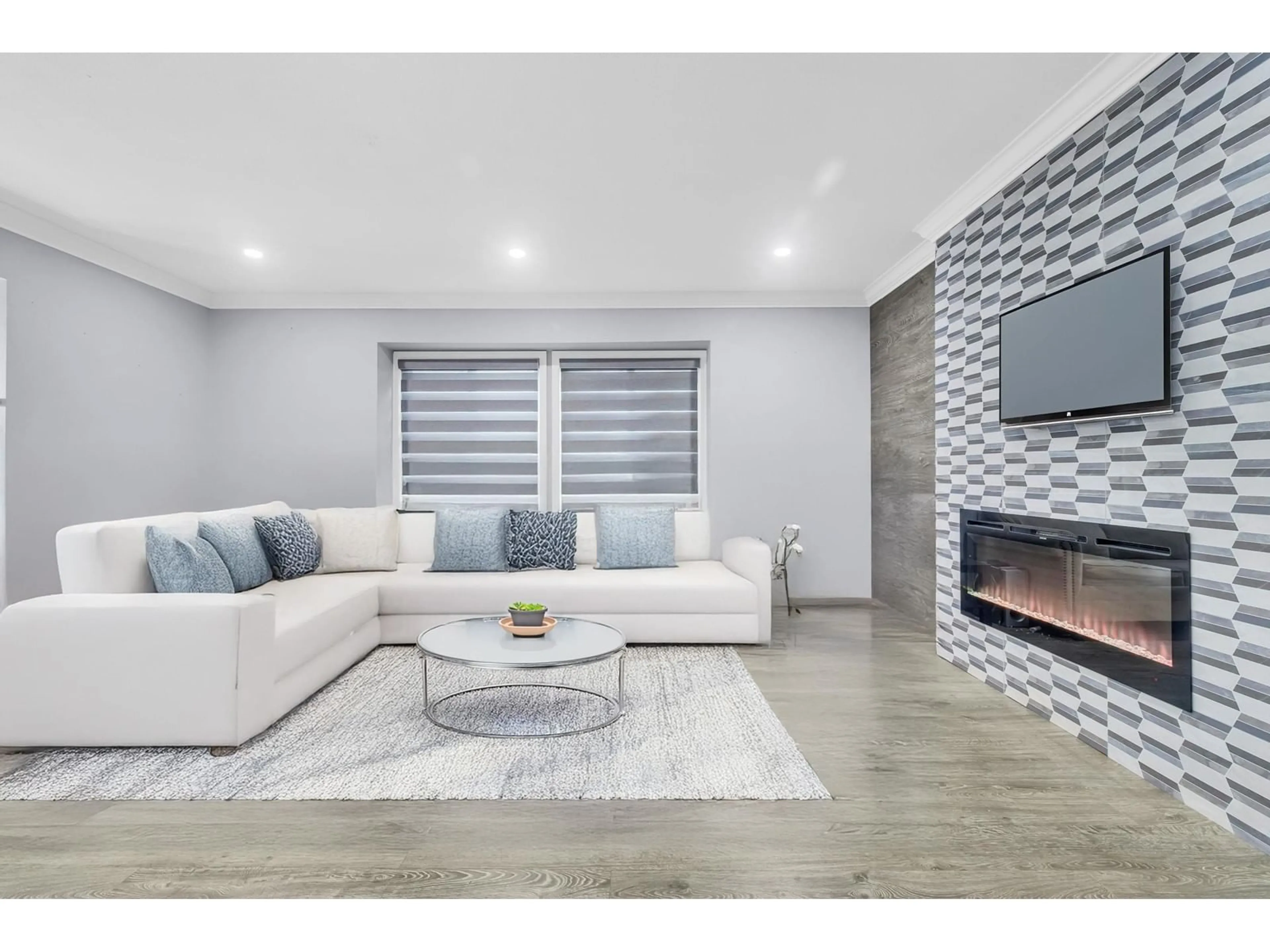 Living room with furniture, unknown for 1417 KIPLING, Abbotsford British Columbia V2S6J9