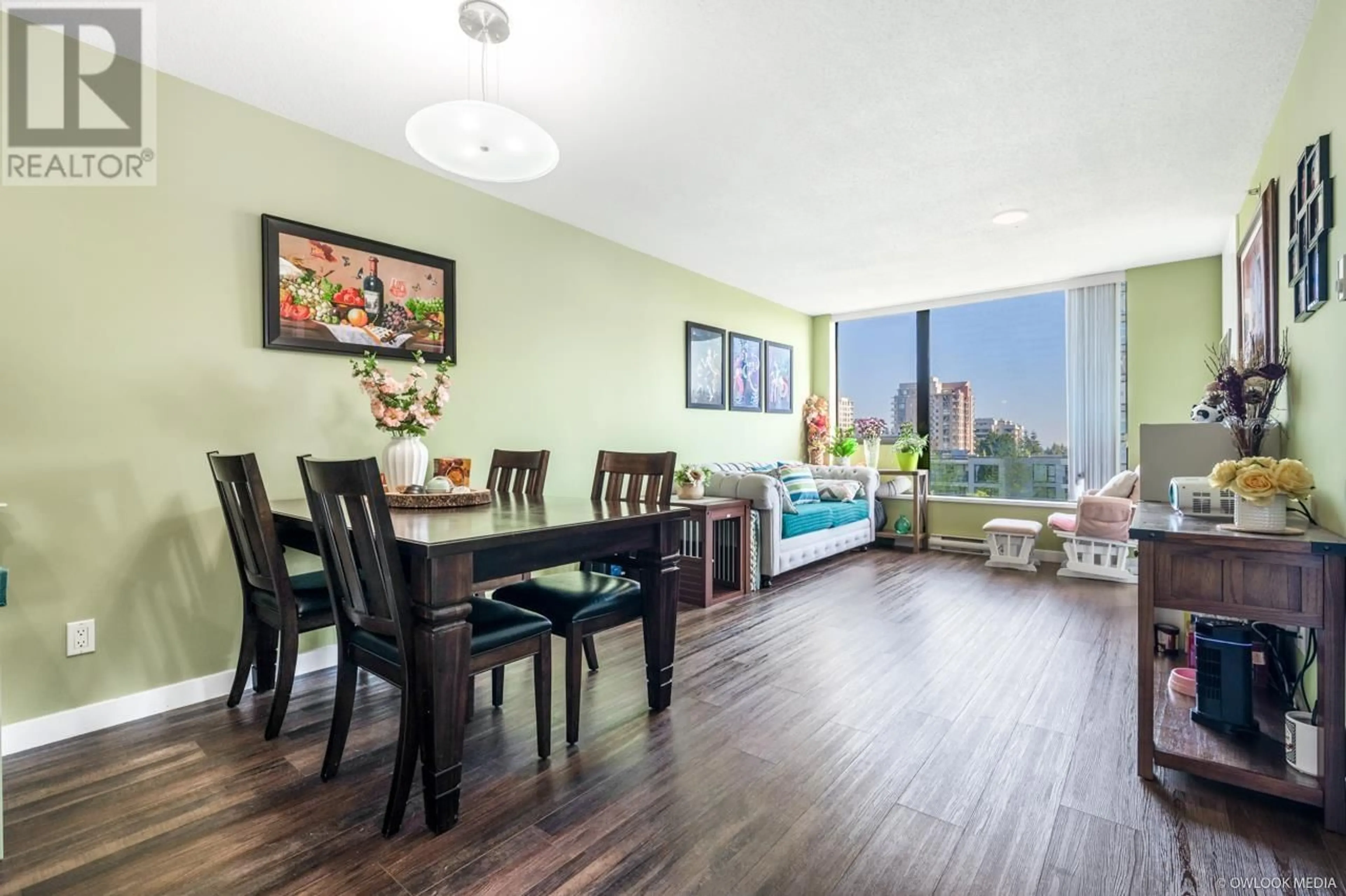 Dining room, wood/laminate floor for 601 - 7108 COLLIER STREET, Burnaby British Columbia V5E0A1