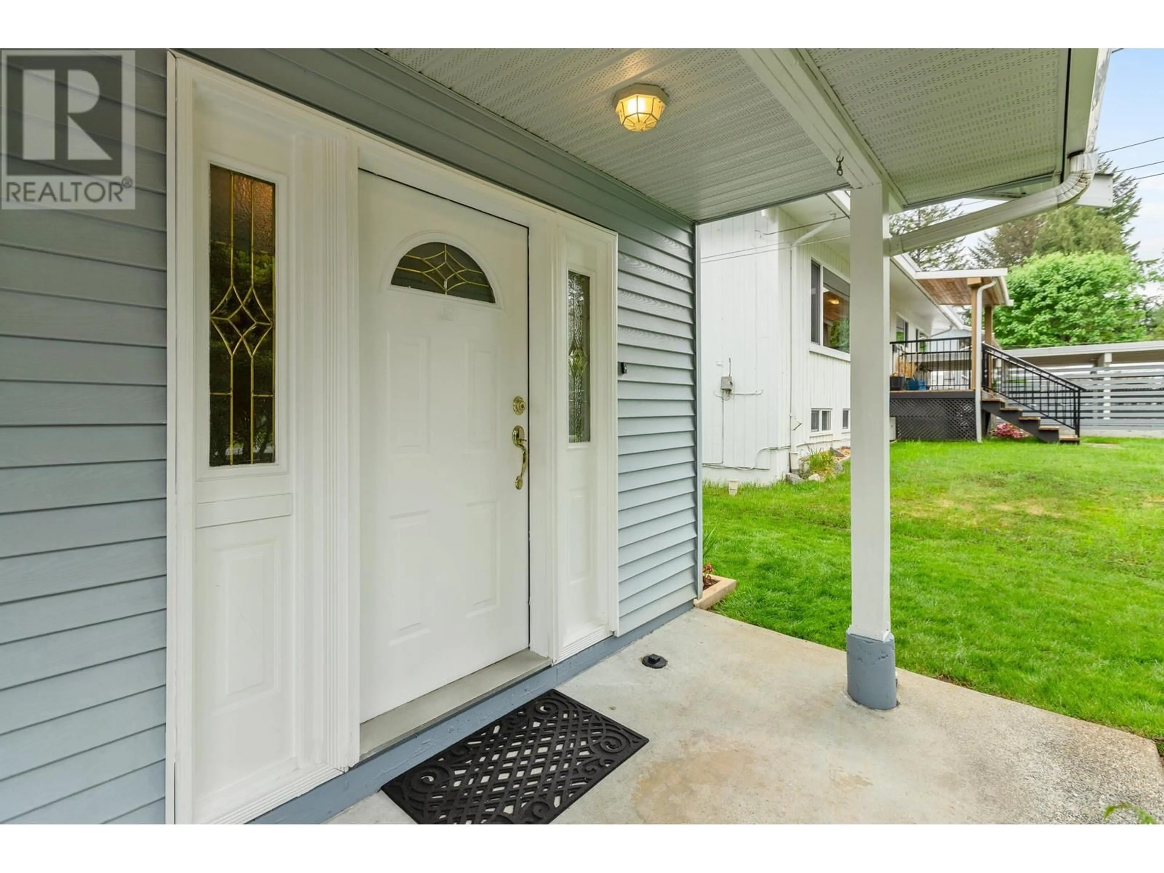 Indoor entryway for 12440 208 STREET, Maple Ridge British Columbia V2X4X2