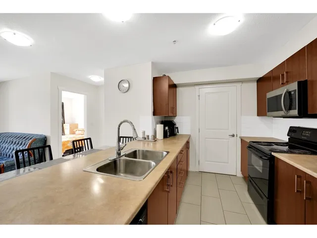 307 - 45555 YALE ROAD, Chilliwack 3