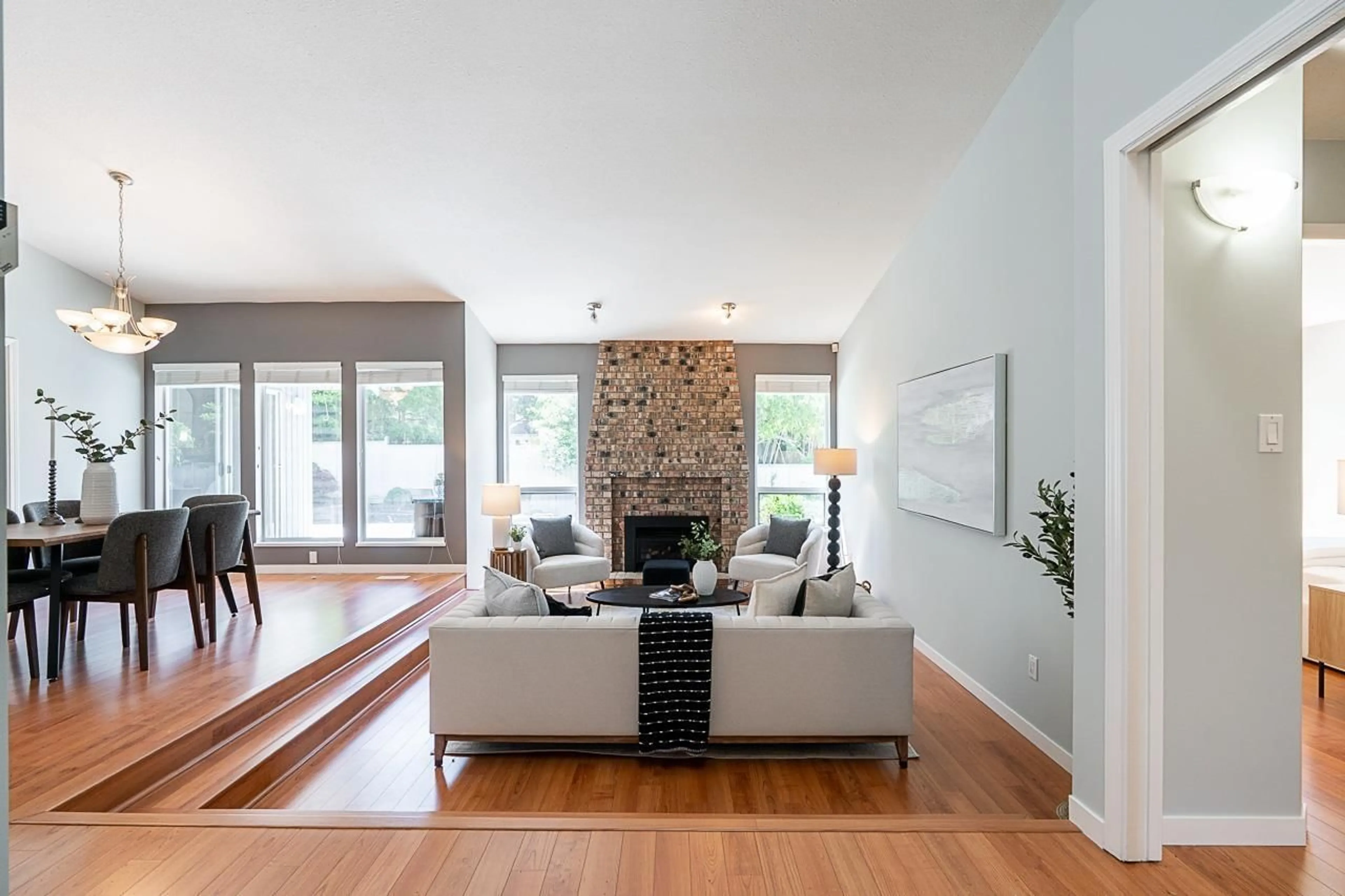 Living room with furniture, unknown for 5962 SOUTHPARK, Surrey British Columbia V3X2B8
