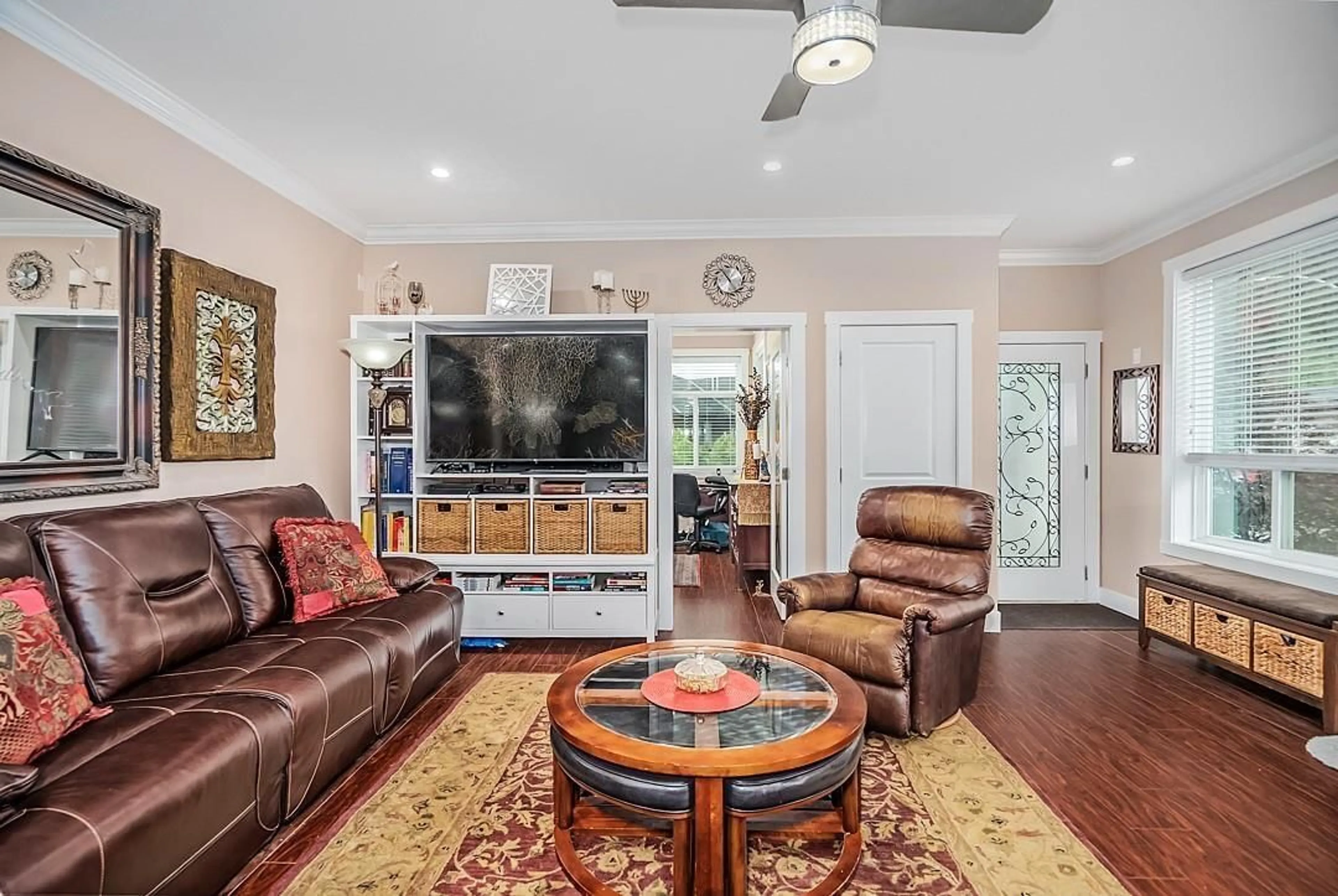 Living room with furniture, ceramic/tile floor for 6 - 20118 BEACON ROAD, Hope British Columbia V0X1L2