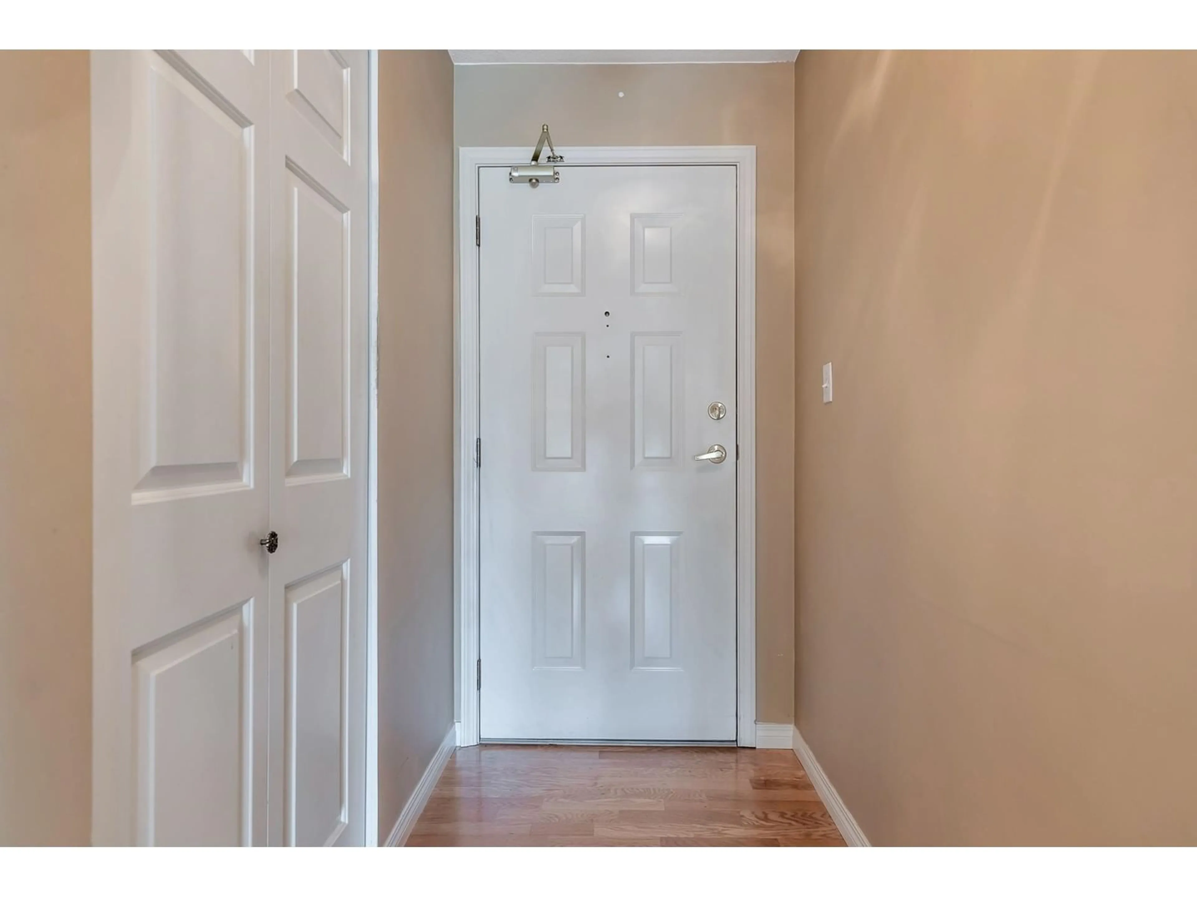 Indoor entryway for 217 - 20600 53A, Langley British Columbia V3A8C2