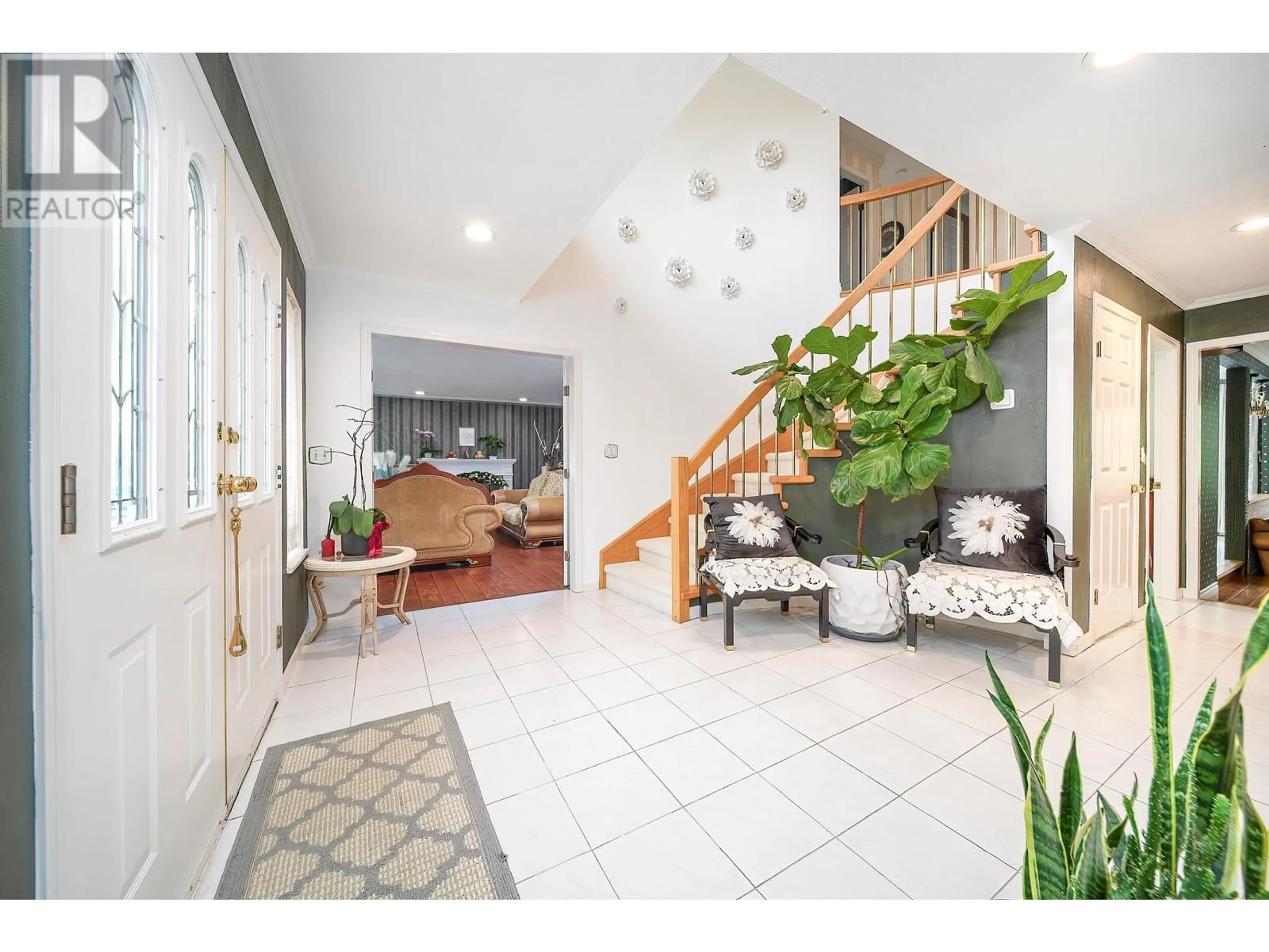 Indoor entryway for 7517 KILREA PLACE, Burnaby British Columbia V5A4T5
