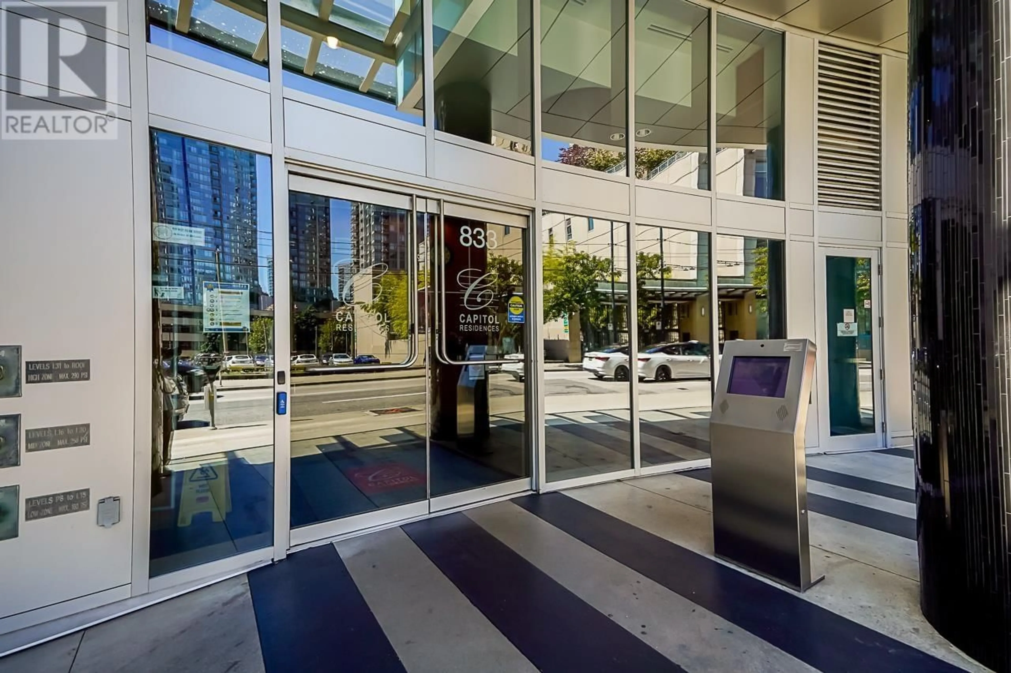 Indoor foyer for 2105 - 833 SEYMOUR STREET, Vancouver British Columbia V6B0G4