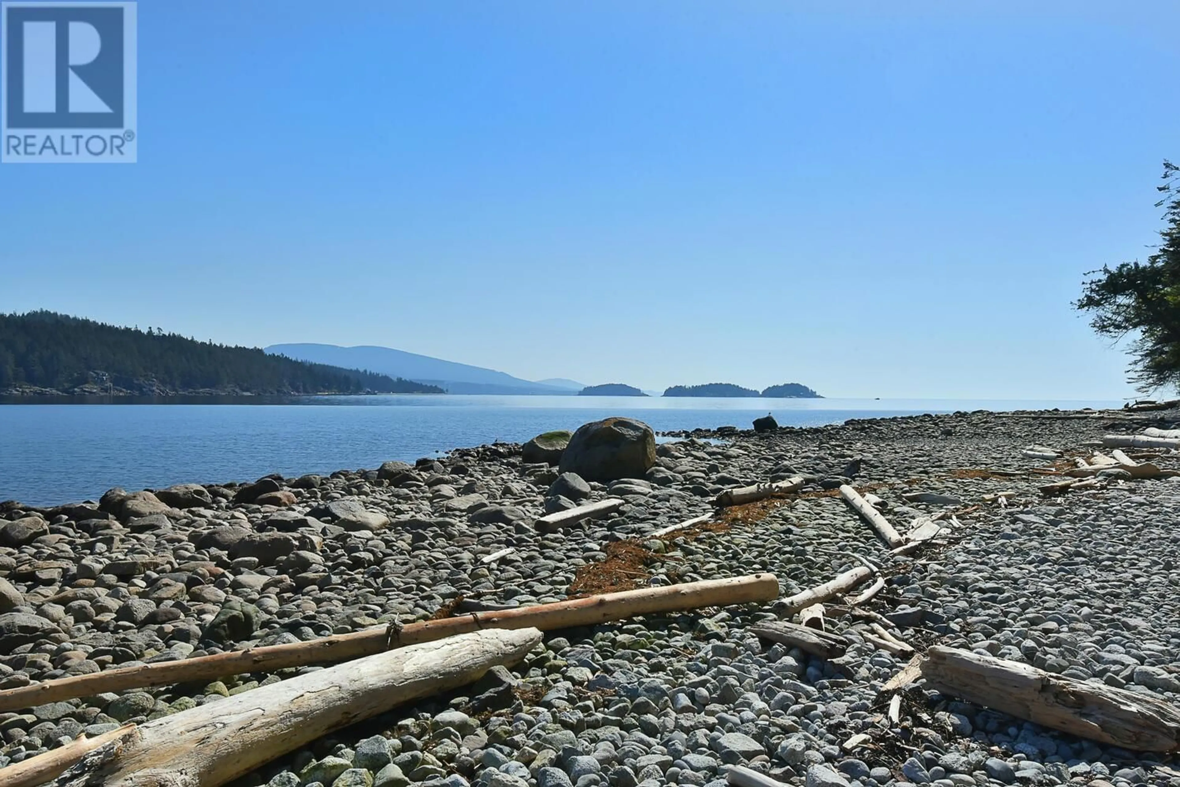 Blurry image for 7638 EUREKA AVENUE, Halfmoon Bay British Columbia V7Z1A1
