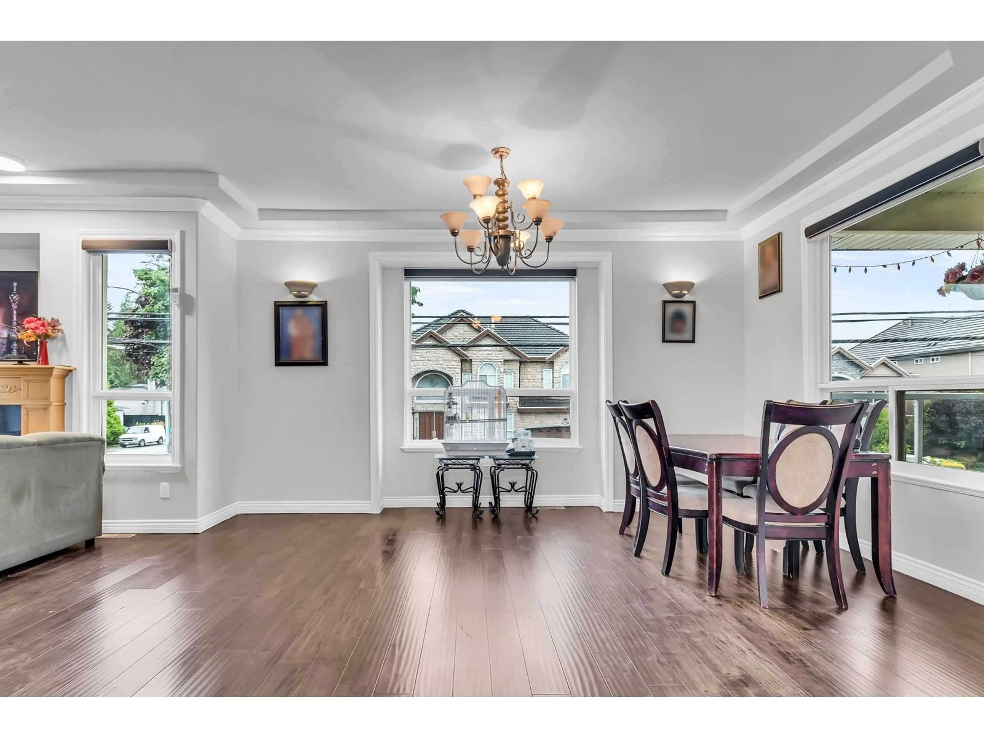 Dining room, wood/laminate floor for 13015 68, Surrey British Columbia V3W2E5