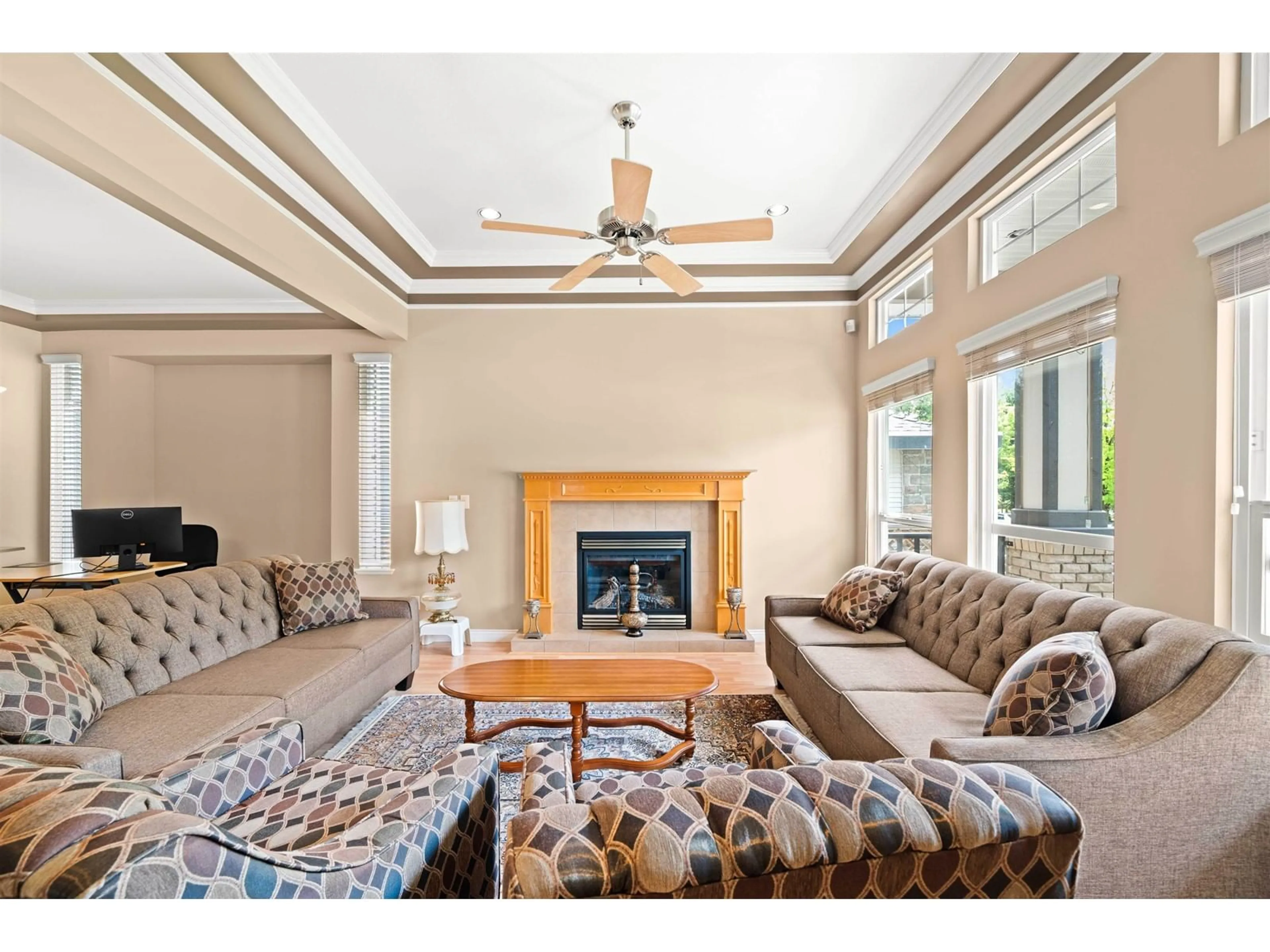 Living room with furniture, unknown for 16527 63B, Surrey British Columbia V3S0W2
