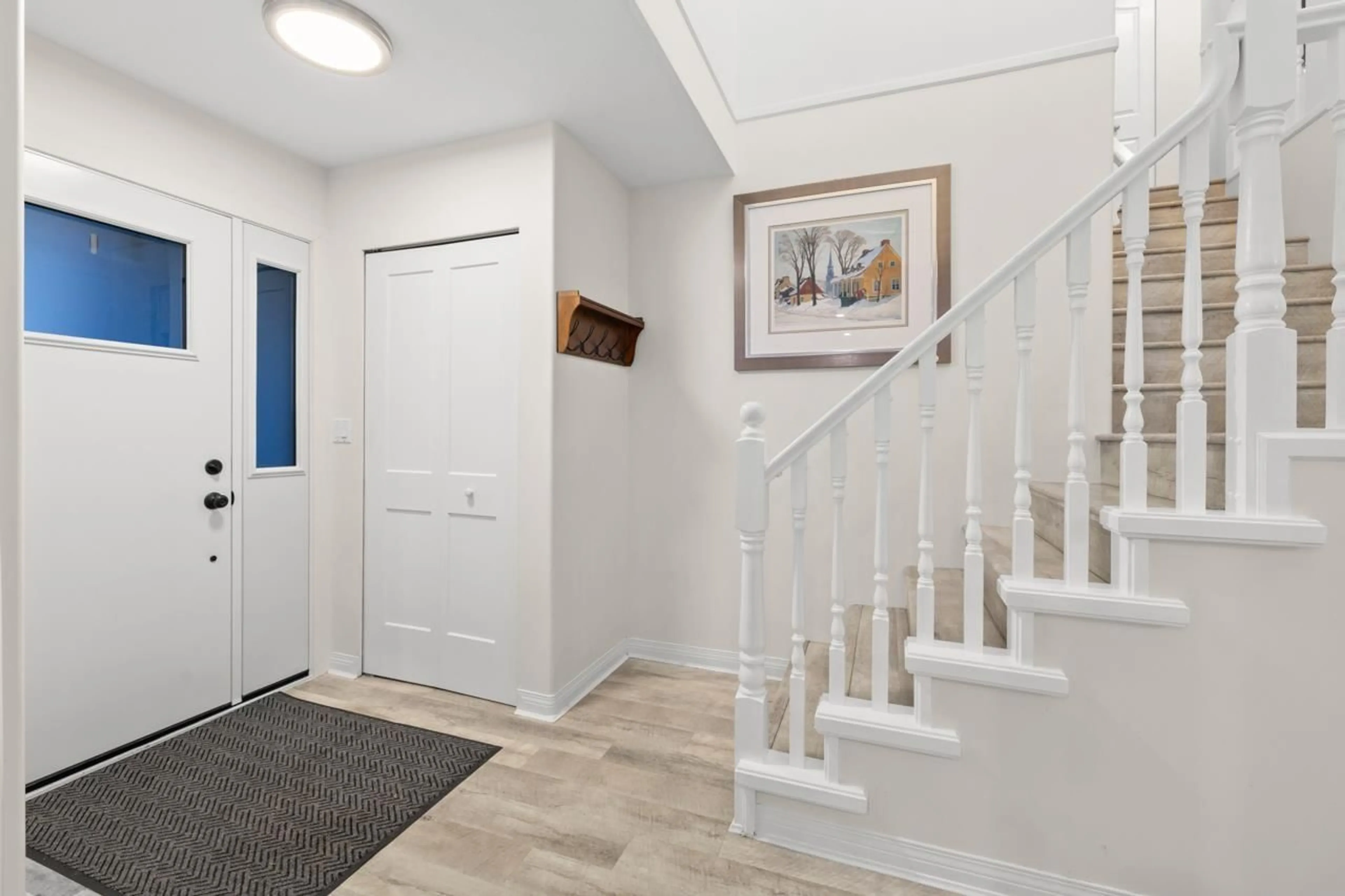 Indoor entryway for 34945 MILLAR, Abbotsford British Columbia V2S7K5