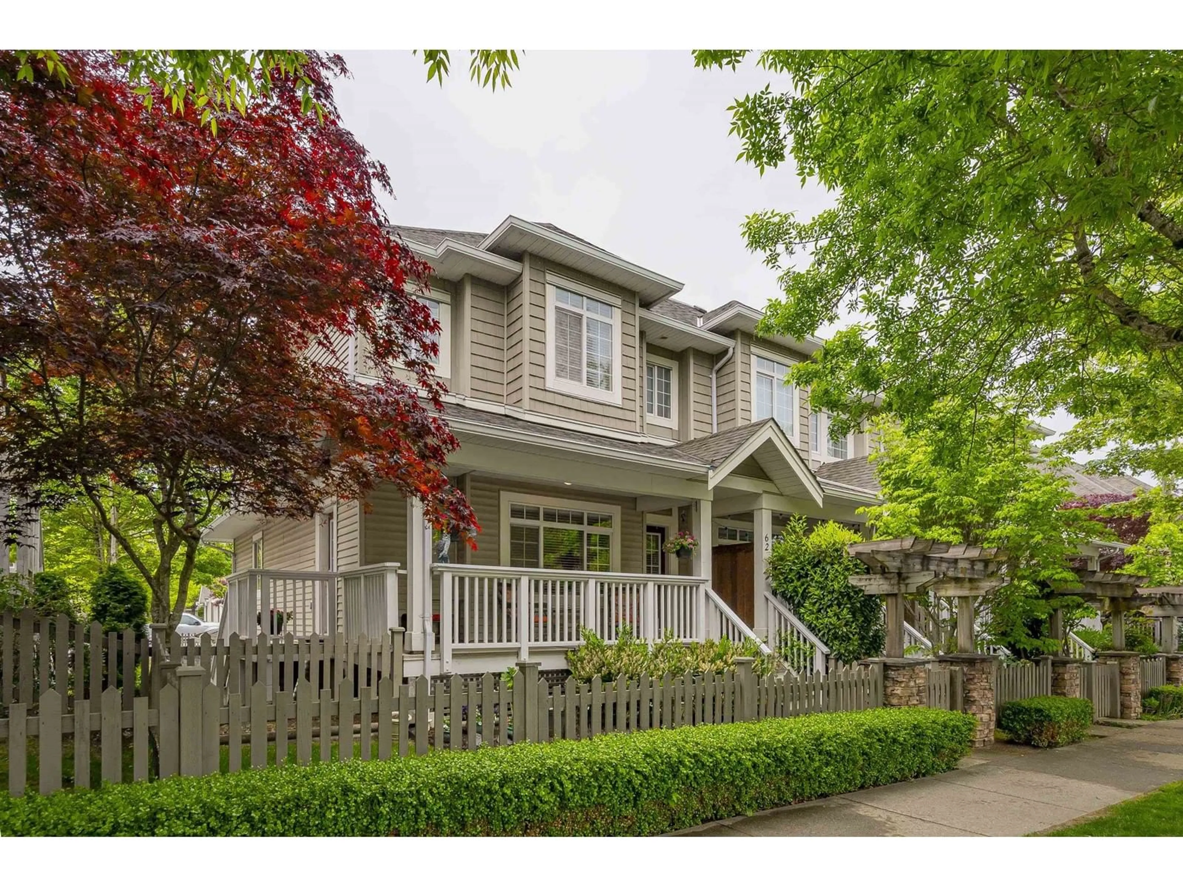 Home with vinyl exterior material, street for 62 - 6852 193, Surrey British Columbia V4N0C8