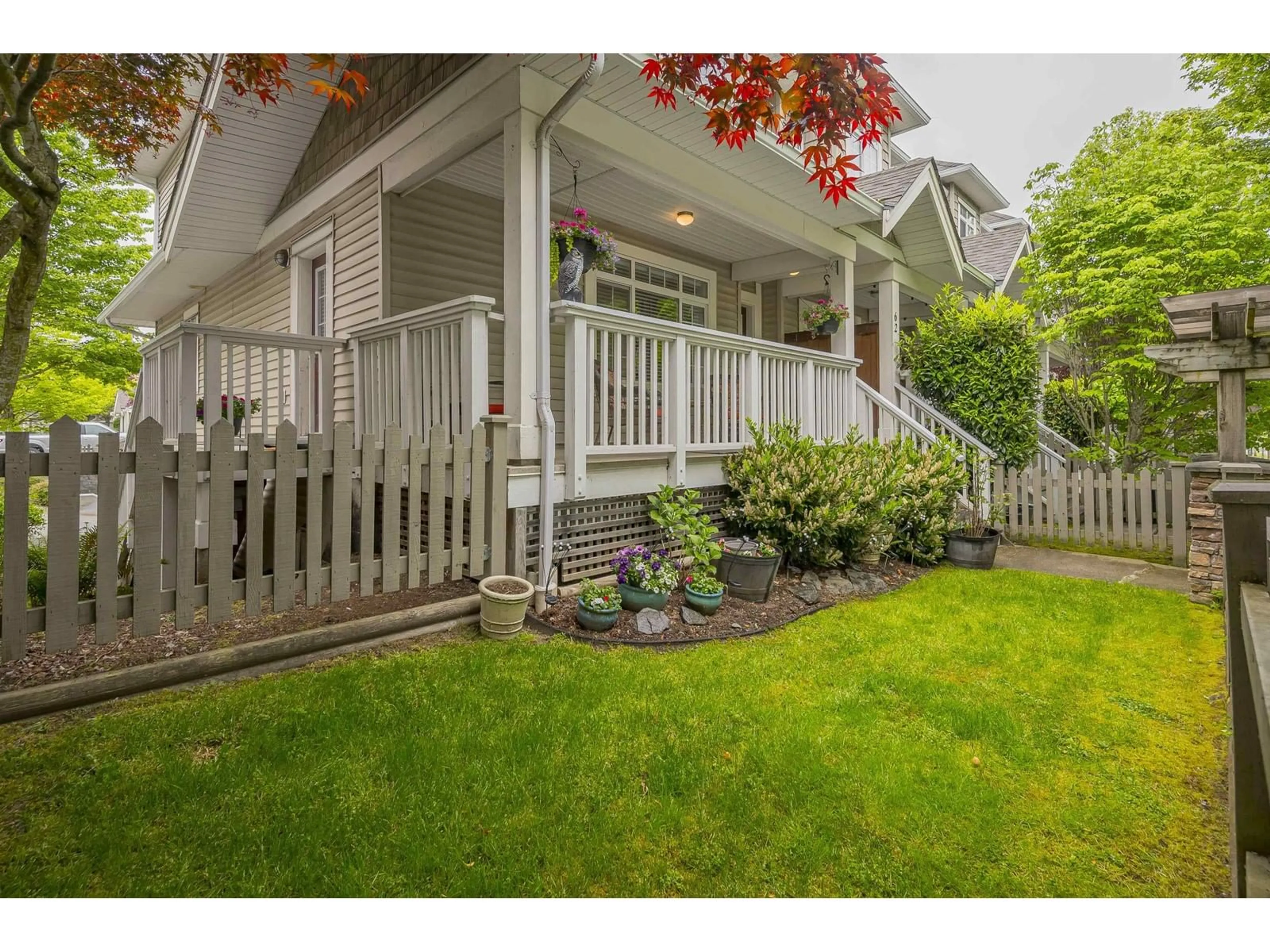 Home with vinyl exterior material, street for 62 - 6852 193, Surrey British Columbia V4N0C8