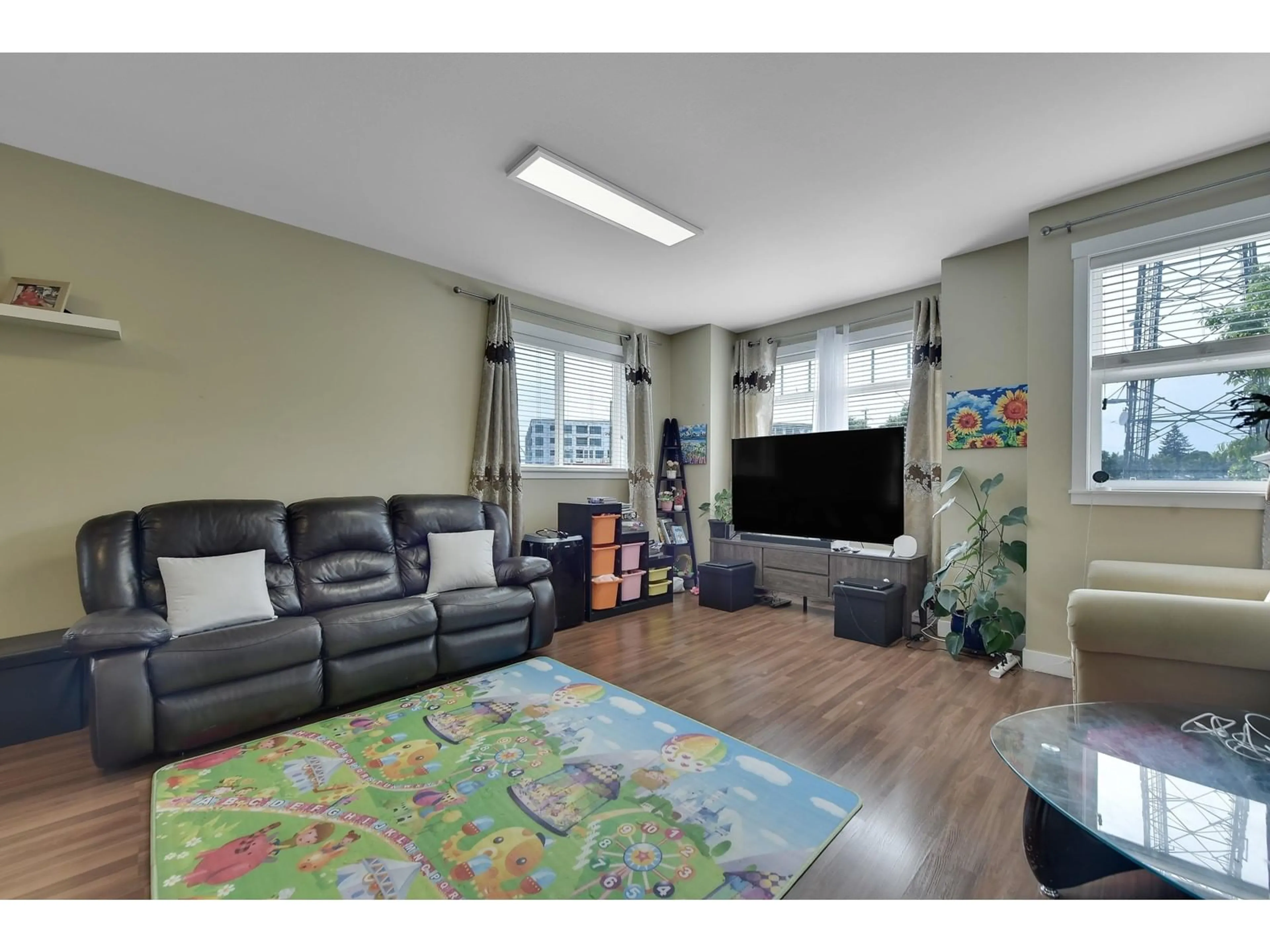 A pic of a room for 7 - 8676 158, Surrey British Columbia V4N5W3