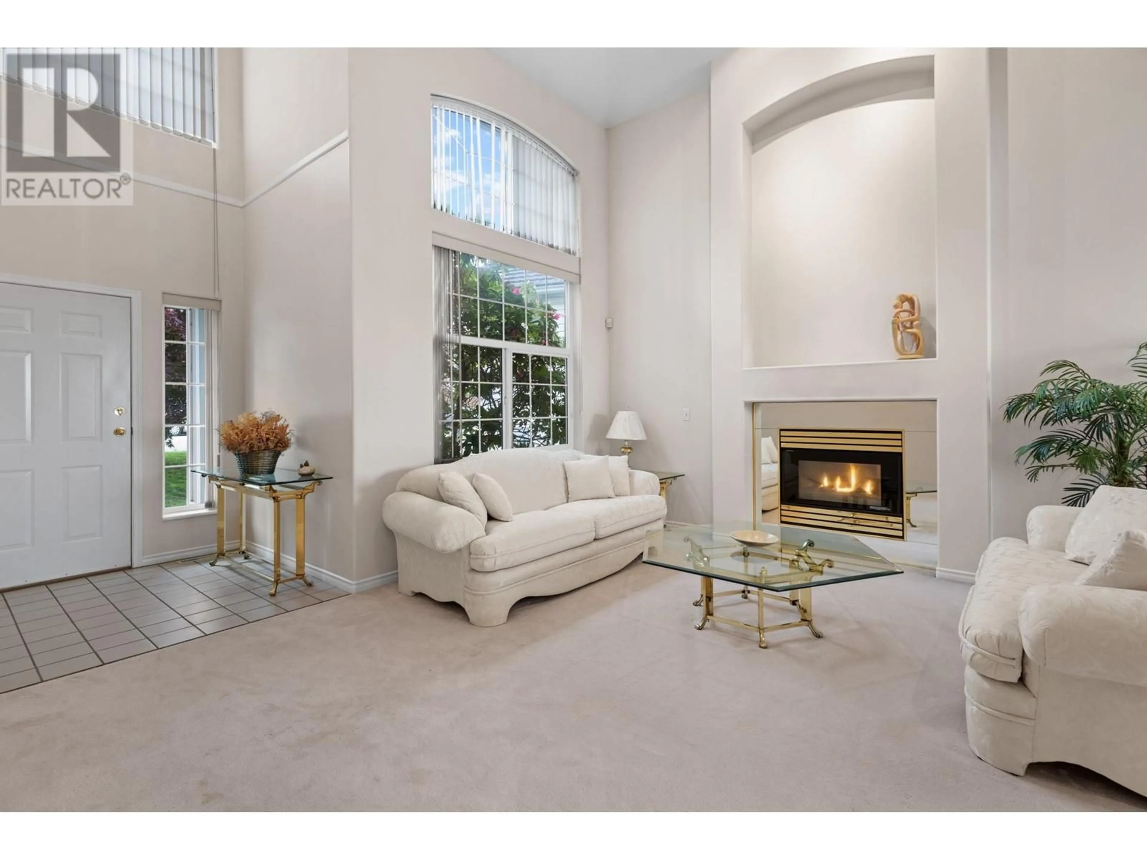 Living room with furniture, unknown for 2372 CAPE HORN AVENUE, Coquitlam British Columbia V3K1J8