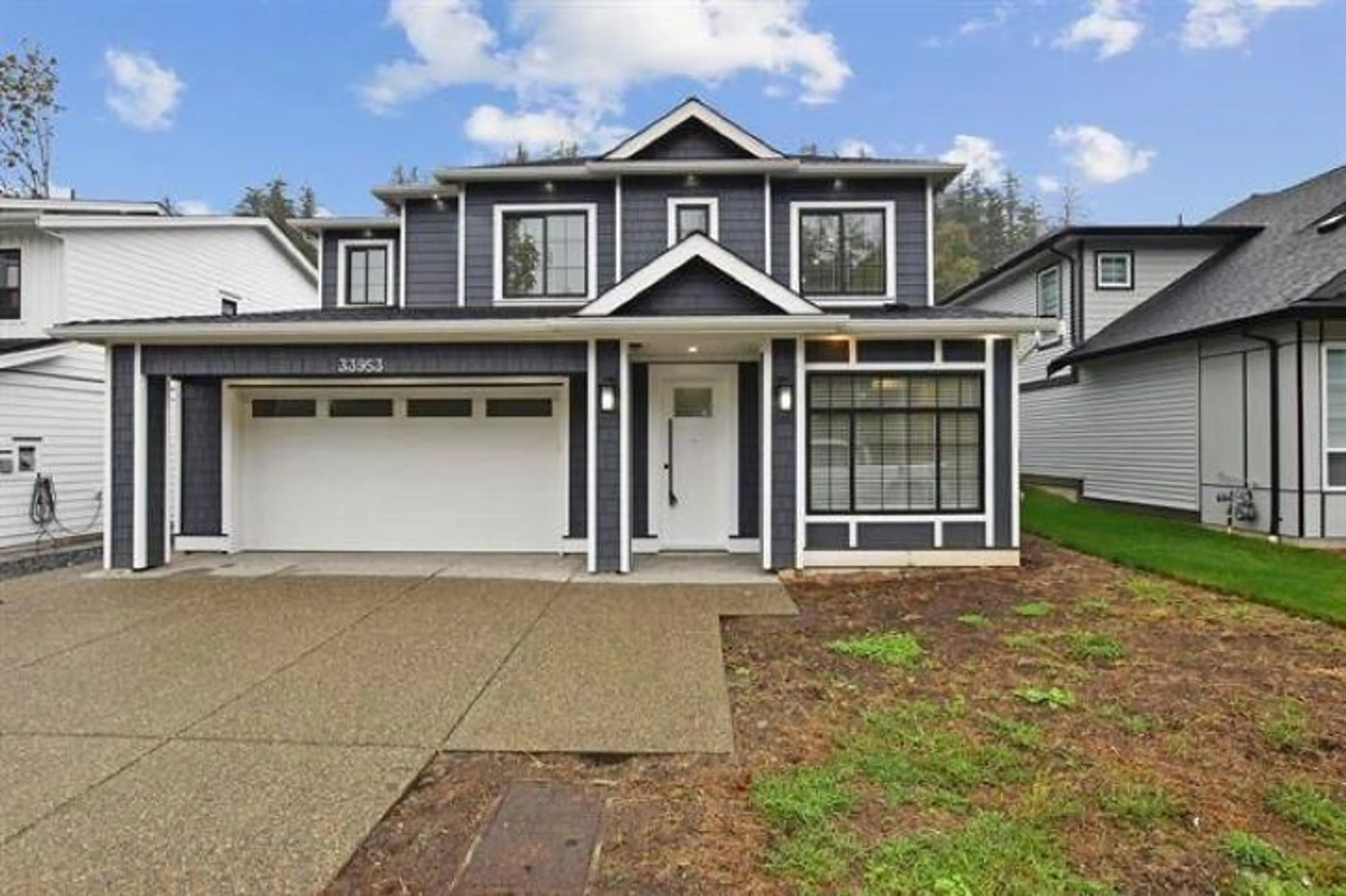 Home with vinyl exterior material, street for 33953 BEST, Mission British Columbia V2V6B2