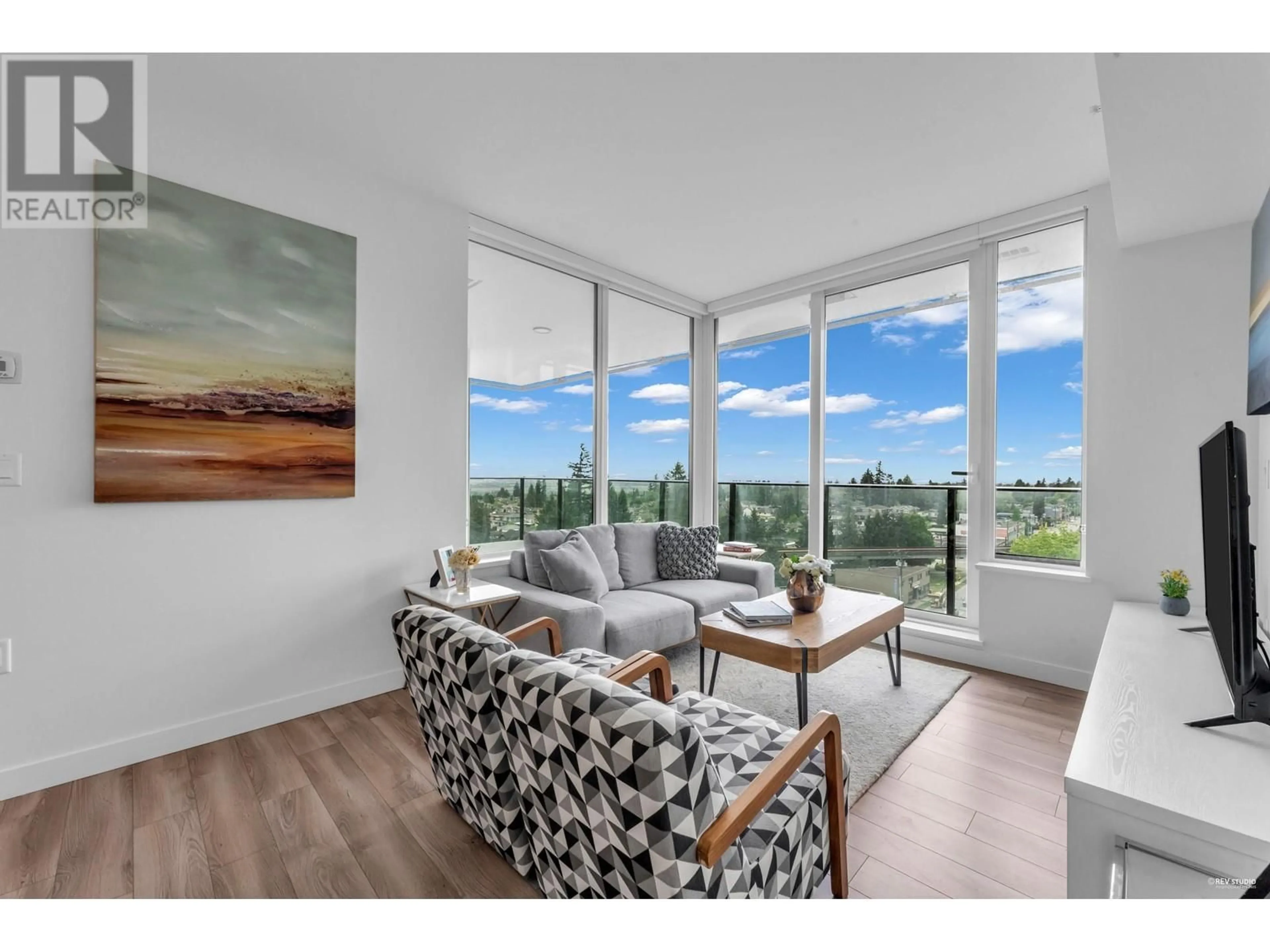 Living room with furniture, unknown for 909 - 6699 DUNBLANE AVENUE, Burnaby British Columbia V5H0J8