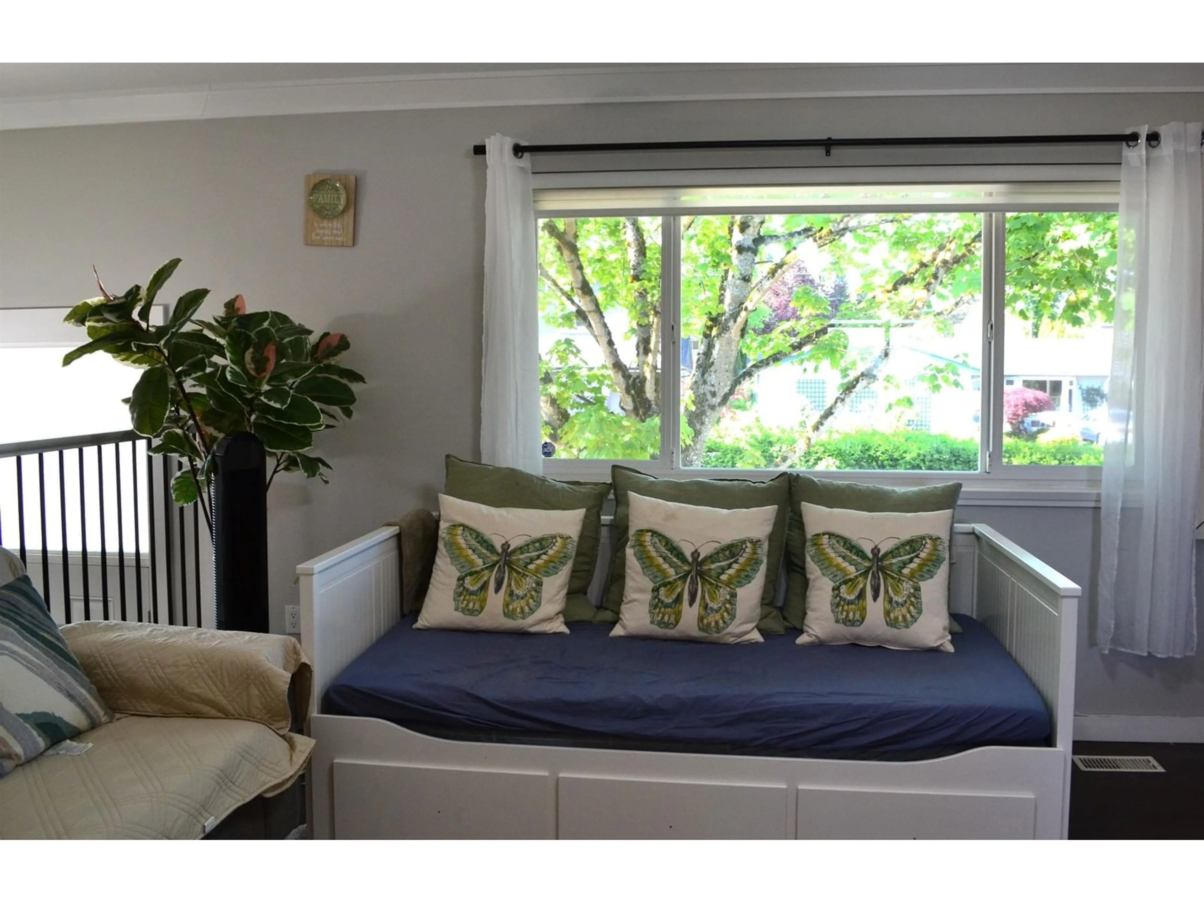 Bedroom with bed, wood/laminate floor for 17486 61A, Surrey British Columbia V3S5K2