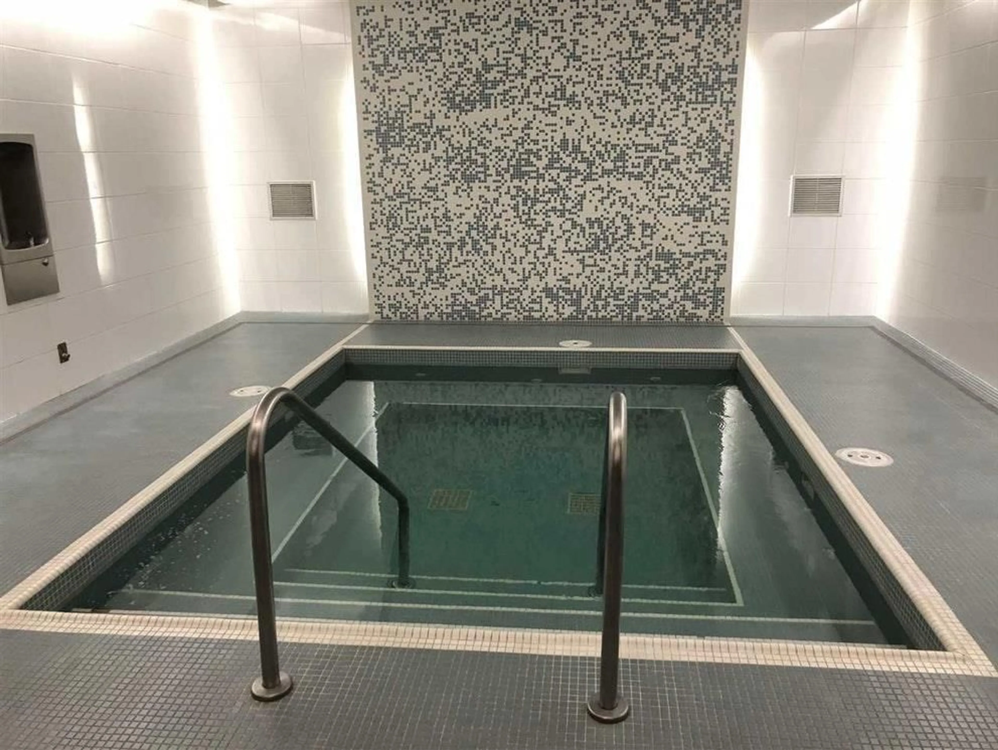 Pool for 446 - 10838 CITY, Surrey British Columbia V3T5X9