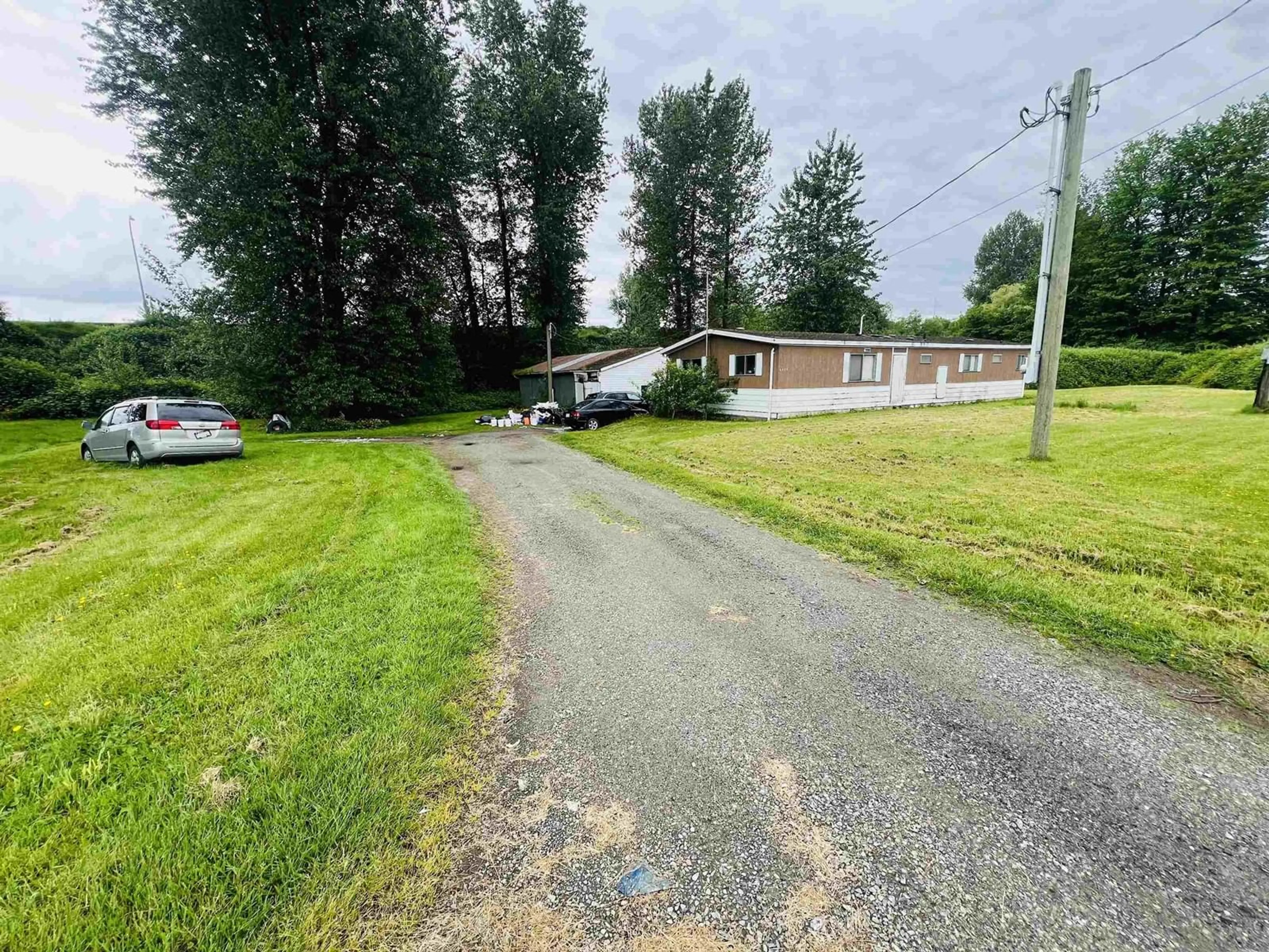 A pic from outside/outdoor area/front of a property/back of a property/a pic from drone, unknown for 6477 RIVERSIDE, Abbotsford British Columbia V4X1T9